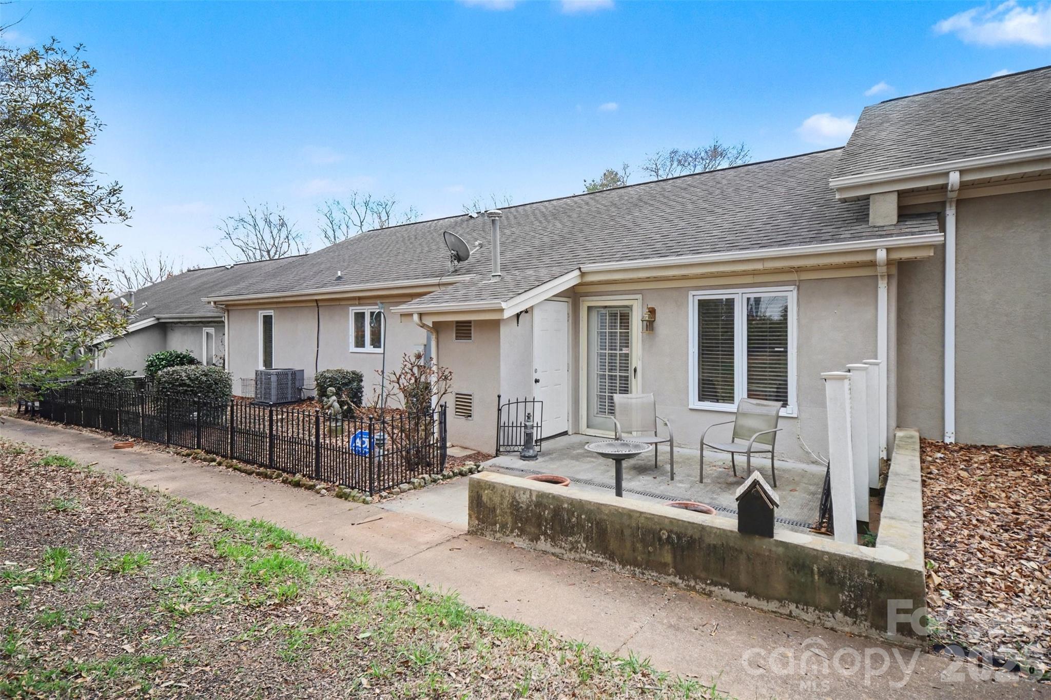 401 Holman Drive 4 Property Photo 12