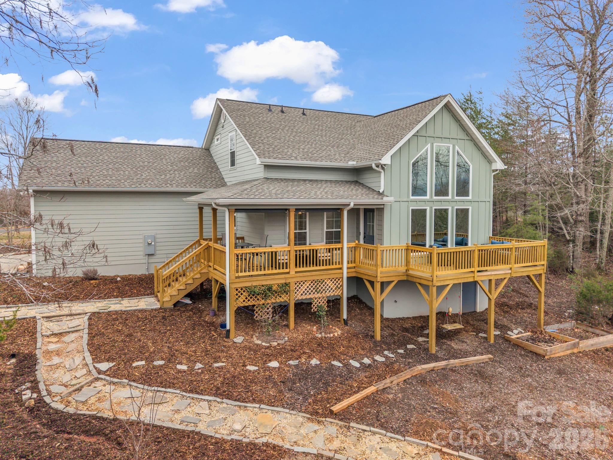 631 Mountain Parkway Property Photo 2