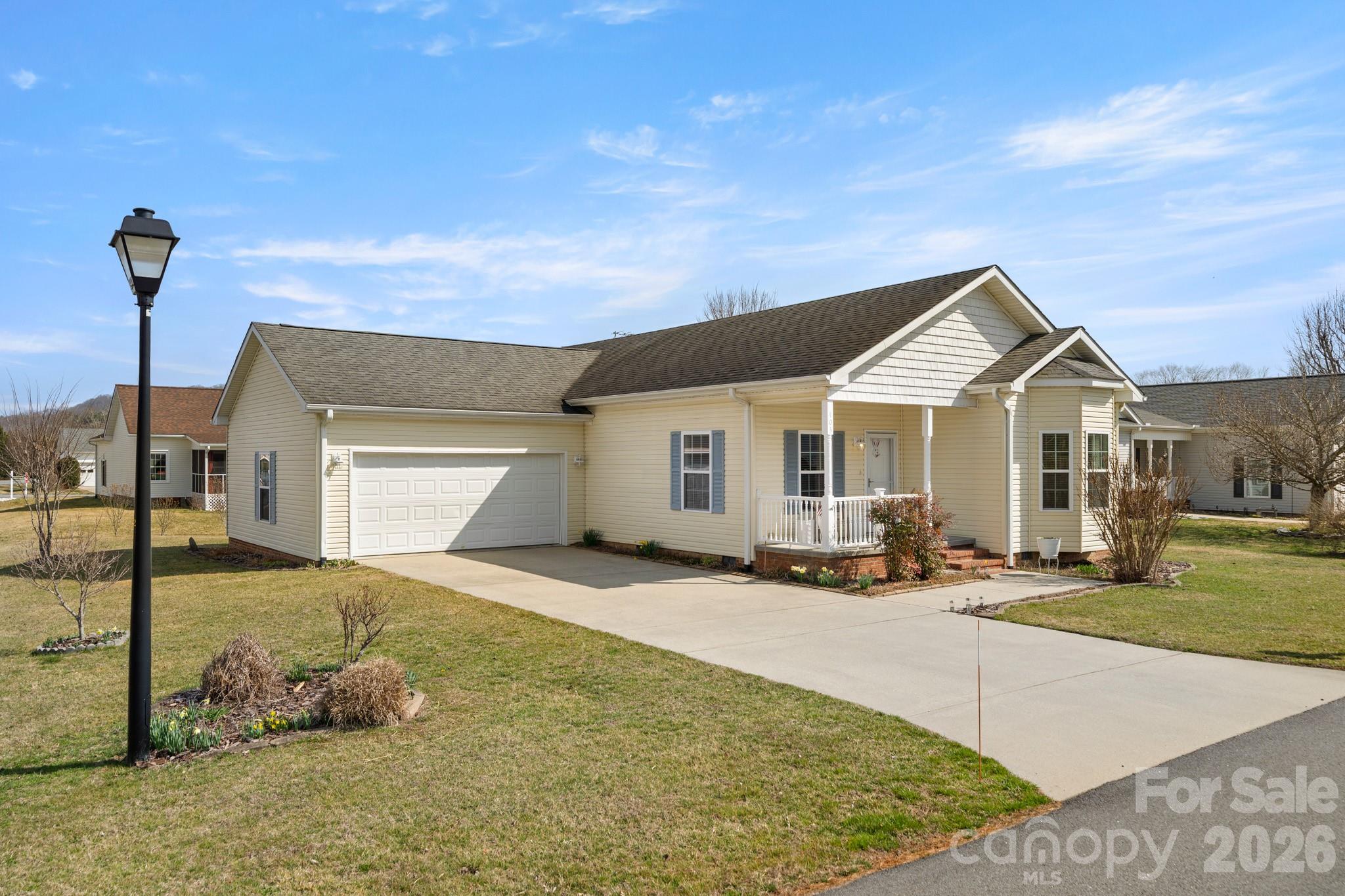 403 Sassafras Drive Property Photo 1