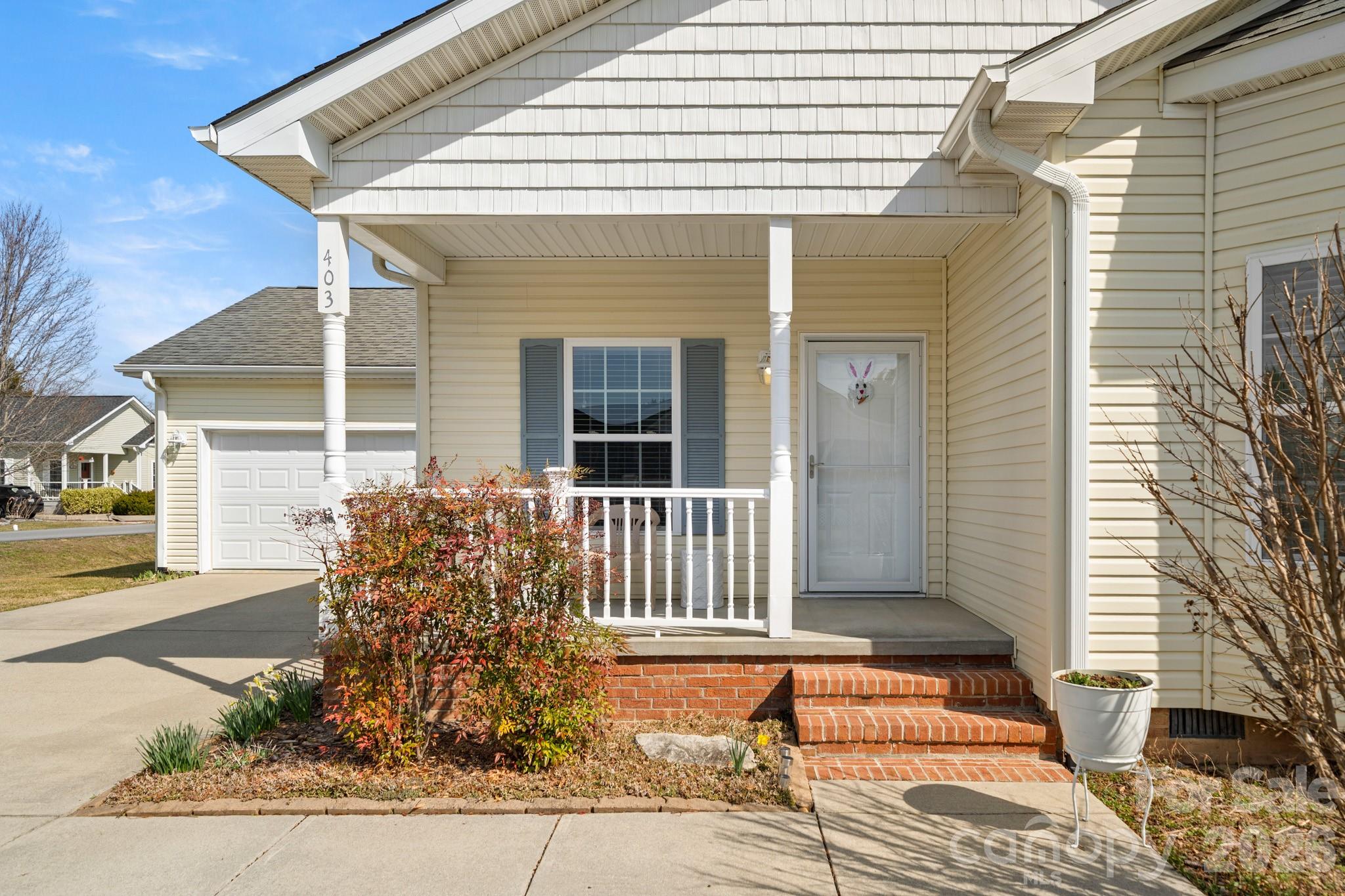 403 Sassafras Drive Property Photo 4