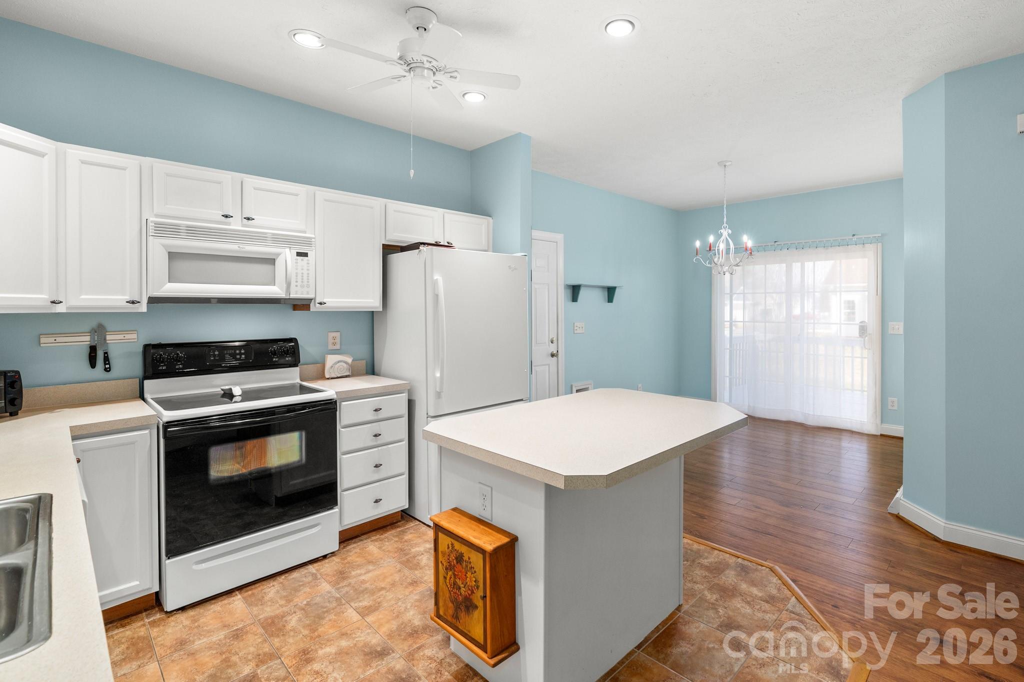 403 Sassafras Drive Property Photo 9