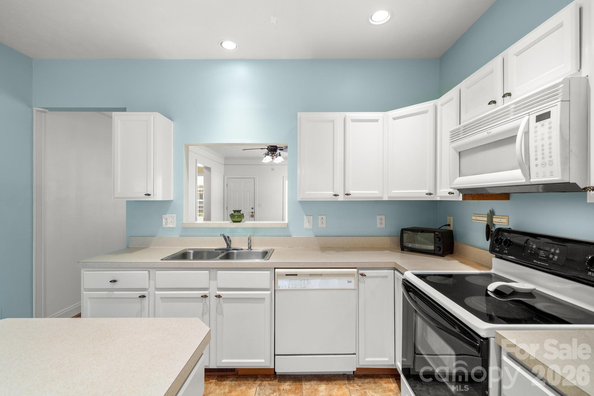 403 Sassafras Drive Property Photo 11