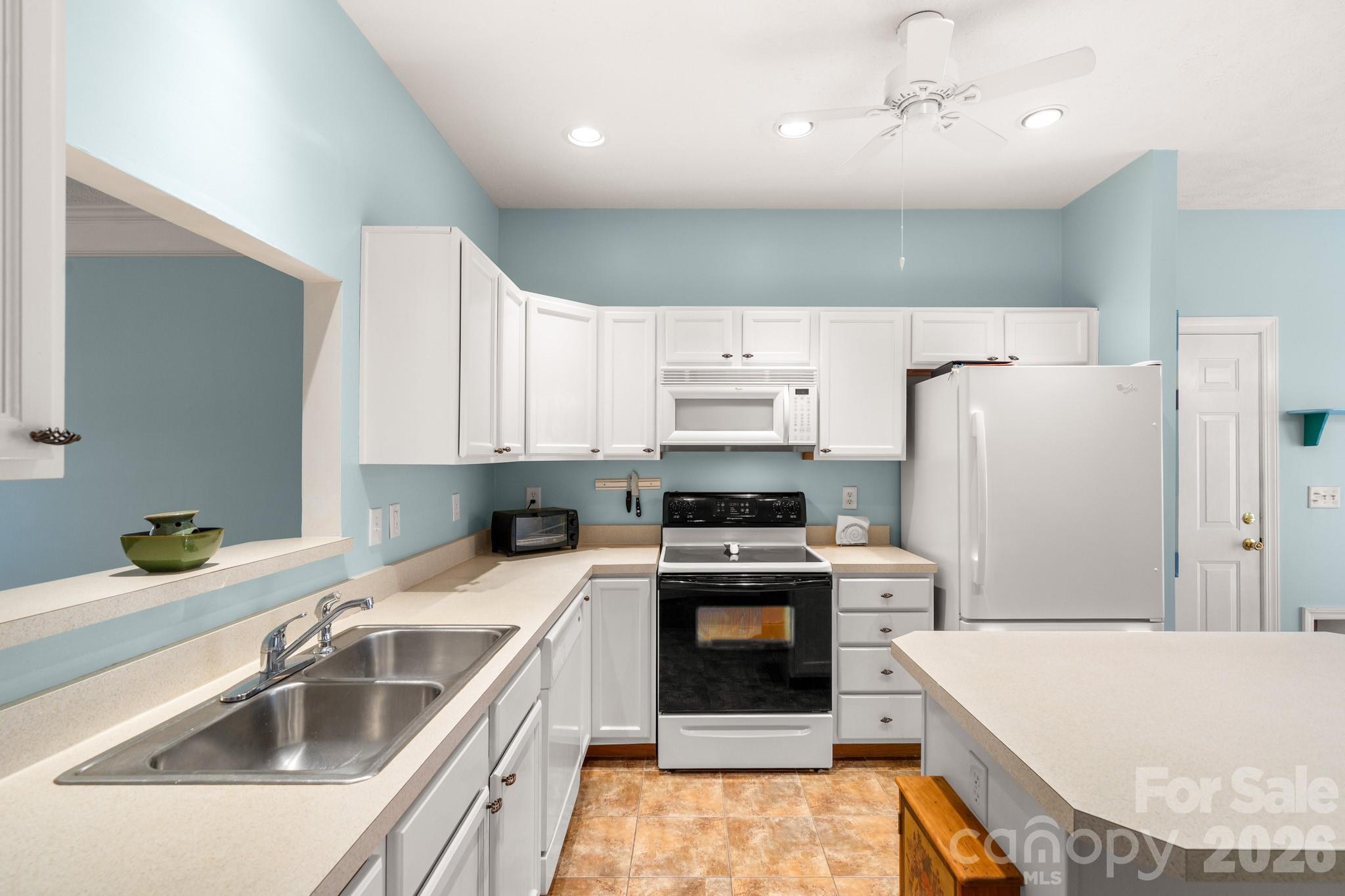 403 Sassafras Drive Property Photo 12