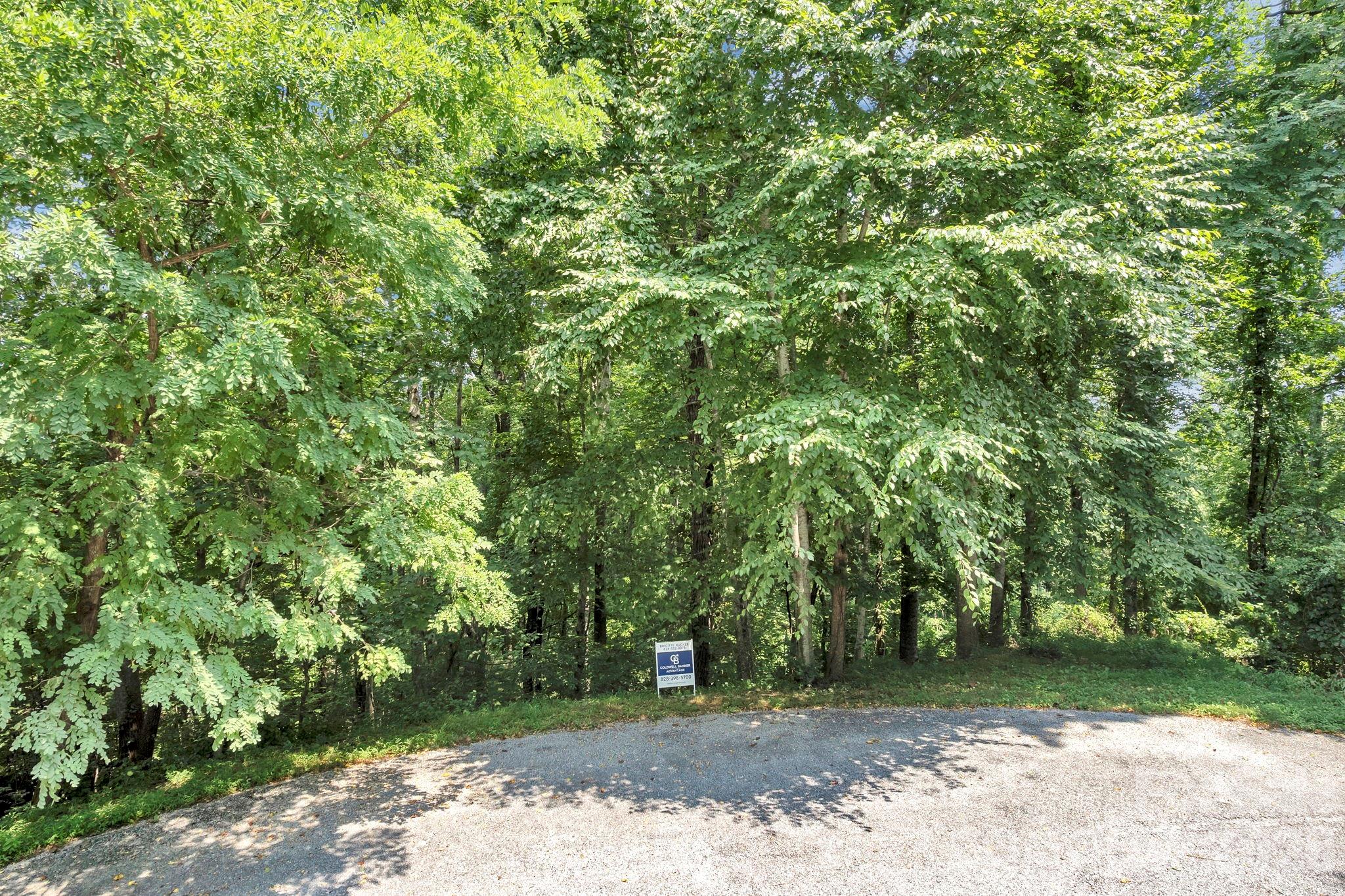 85 Shinnecock Drive 7 Property Photo 3