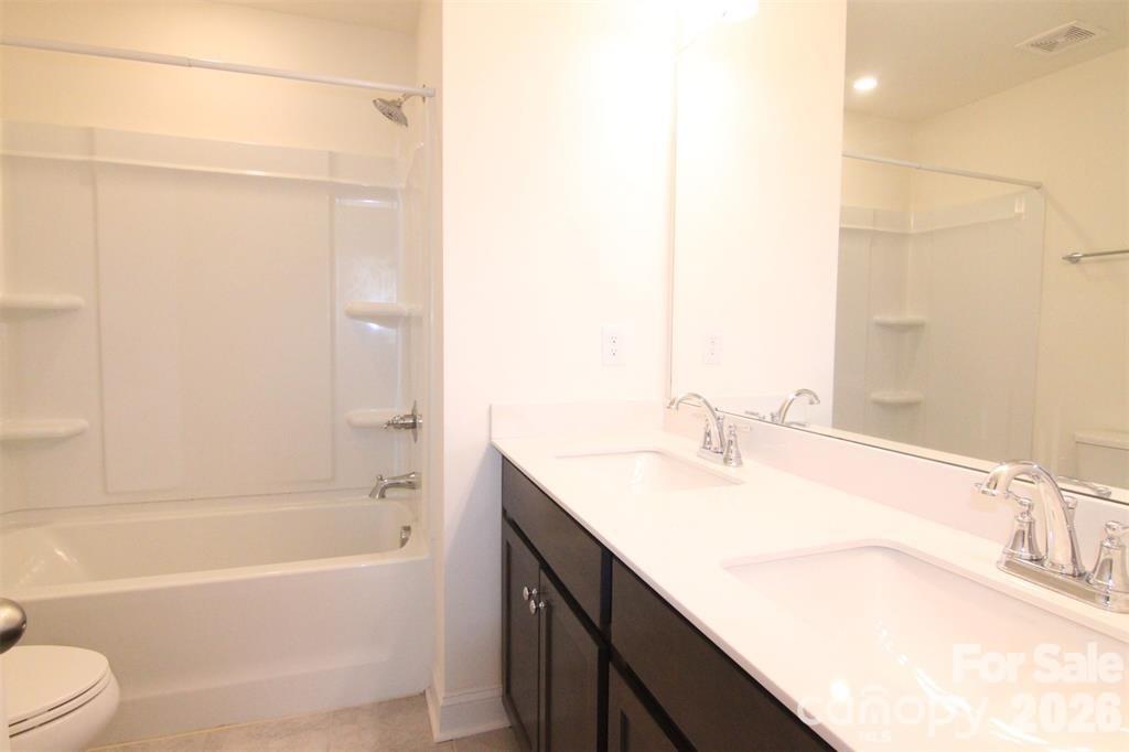 1075 South Point Road Property Photo 9