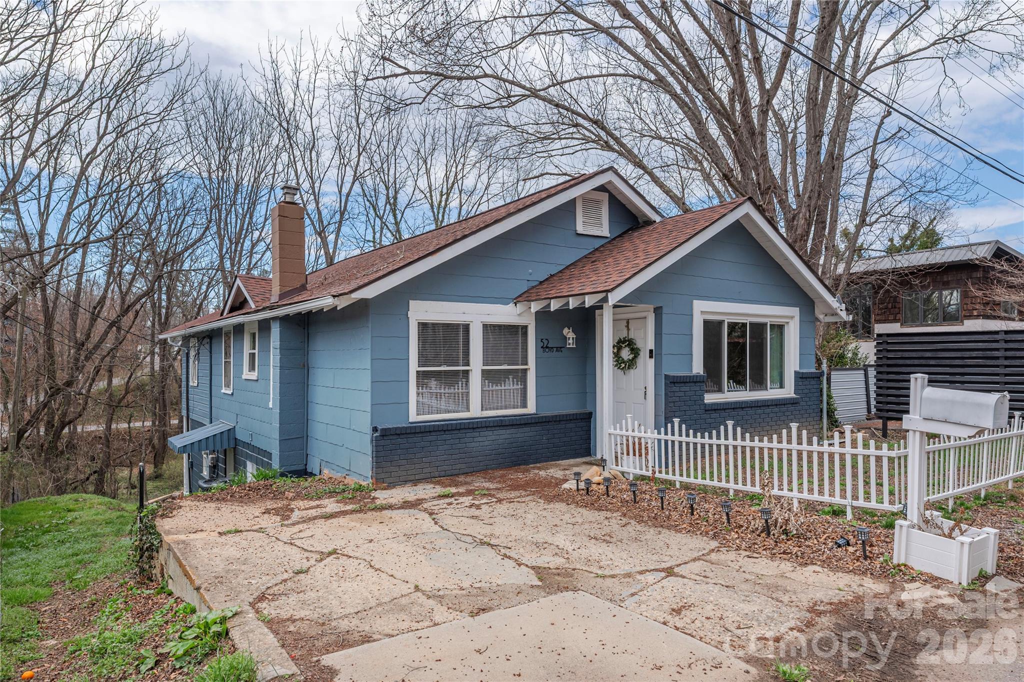 52 Boyd Avenue Property Photo 1