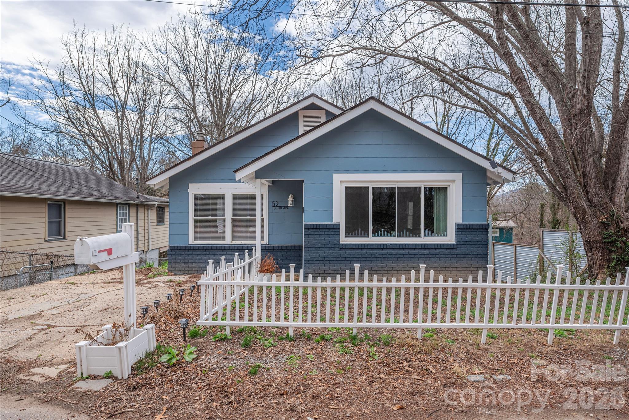 52 Boyd Avenue Property Photo 2