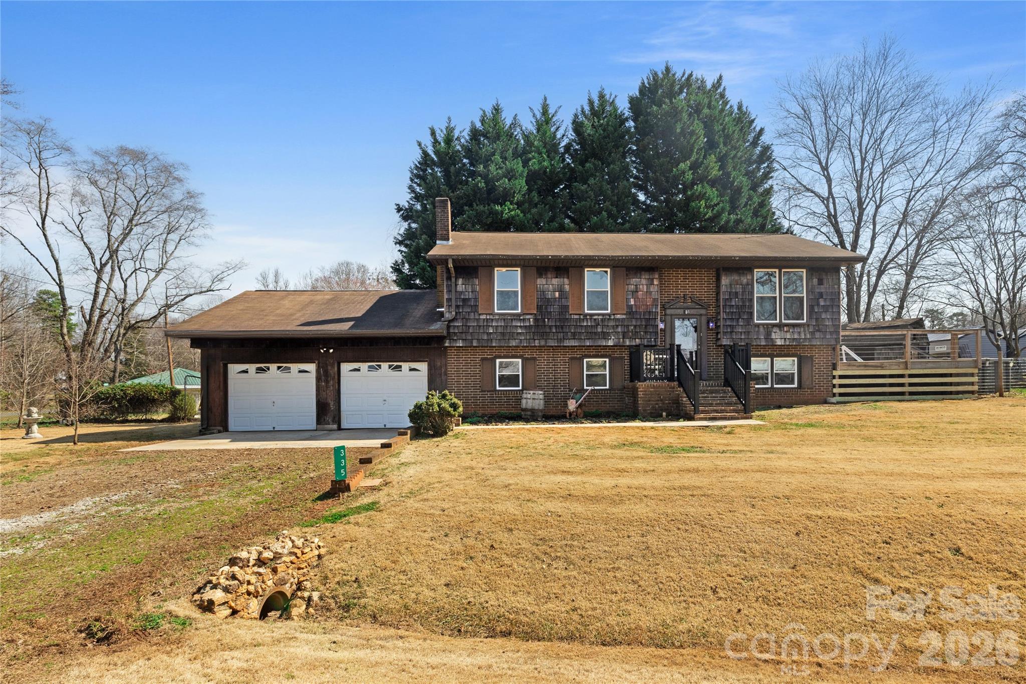 335 Yachtsman Drive Property Photo 3