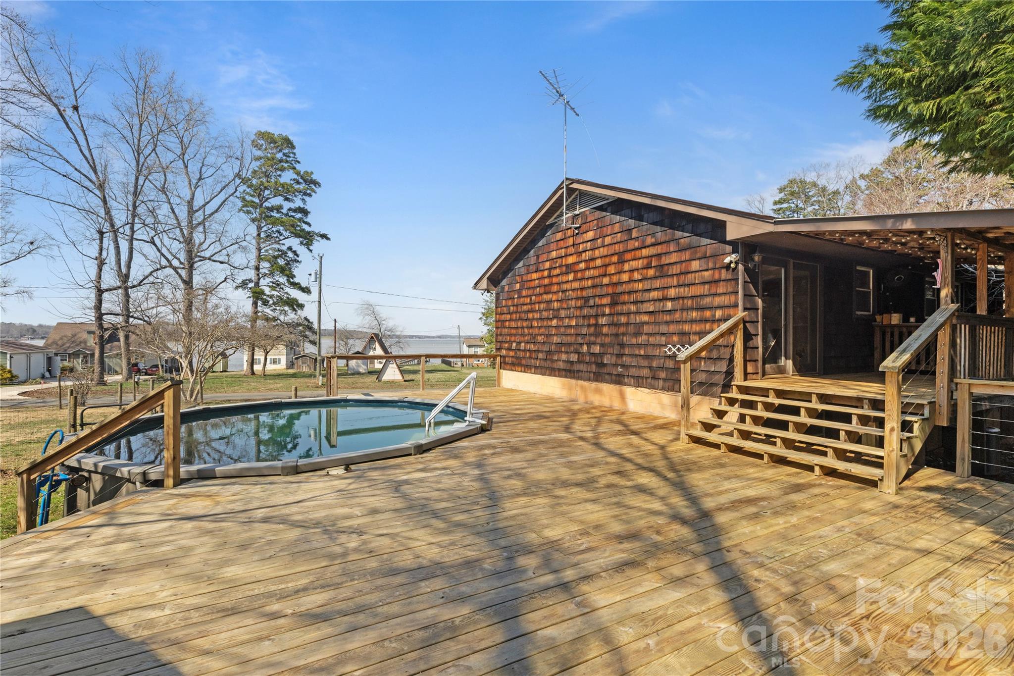 335 Yachtsman Drive Property Photo 4