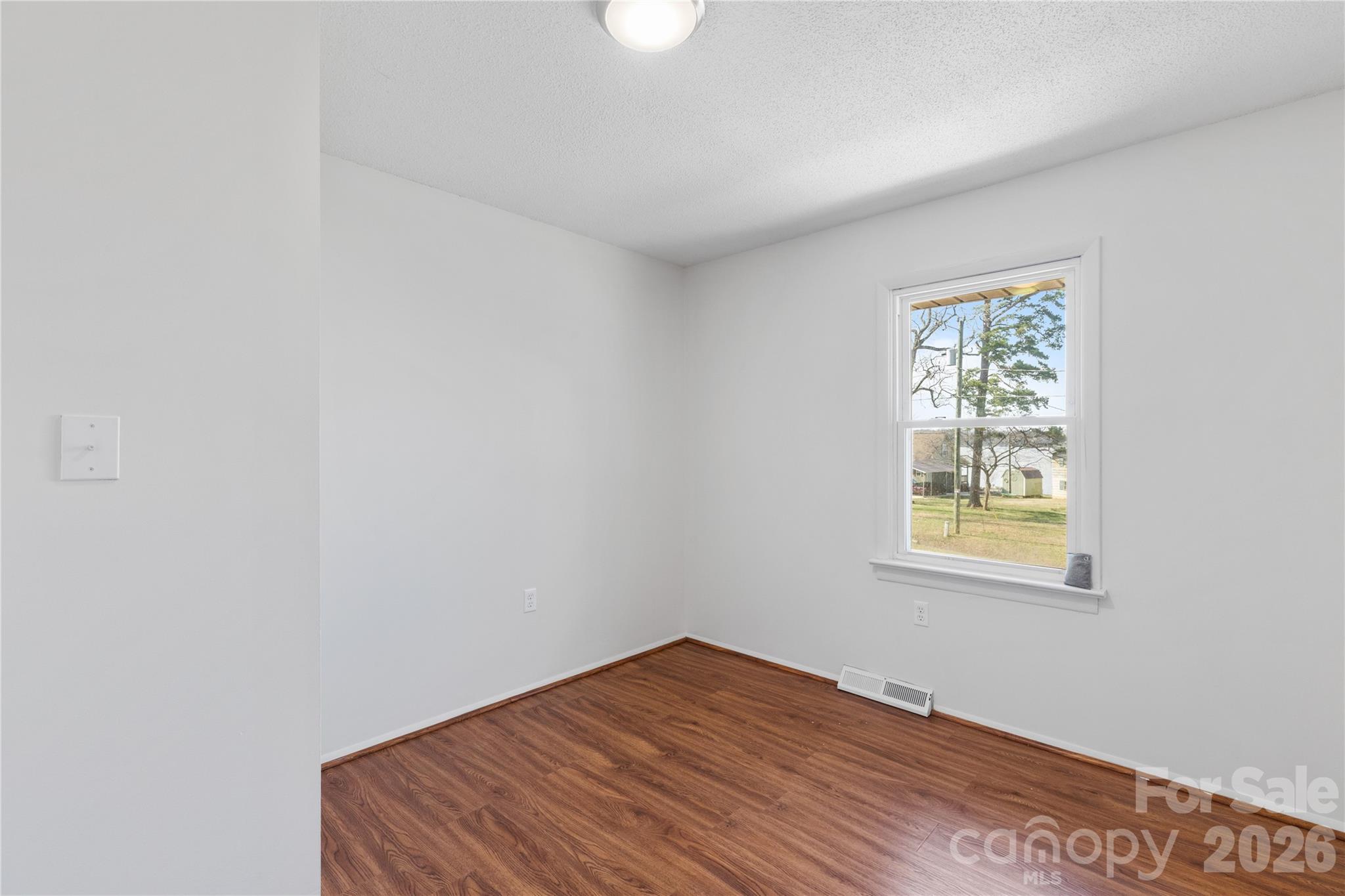 335 Yachtsman Drive Property Photo 12
