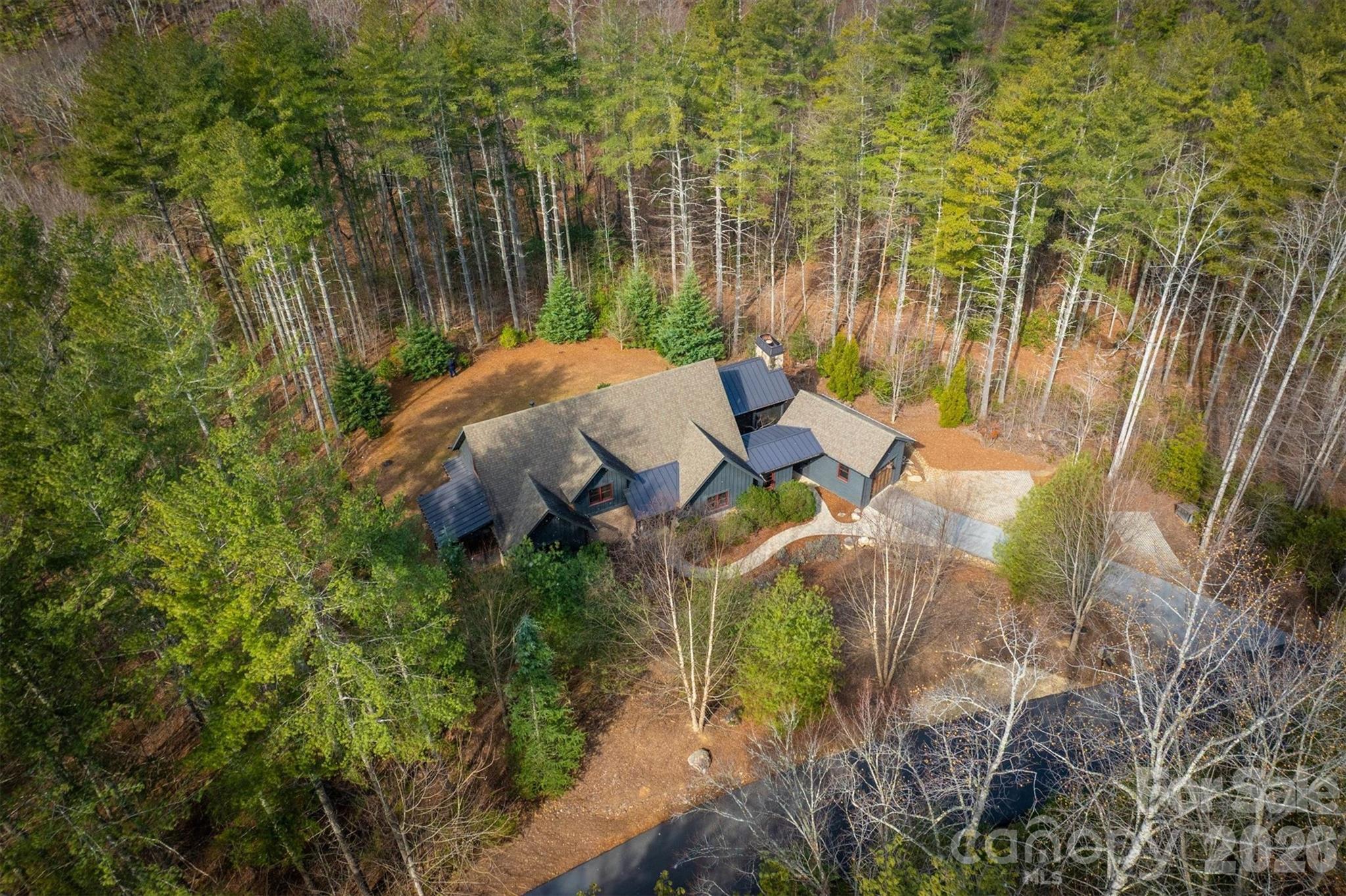 3201 Donahue Drive Property Photo 4