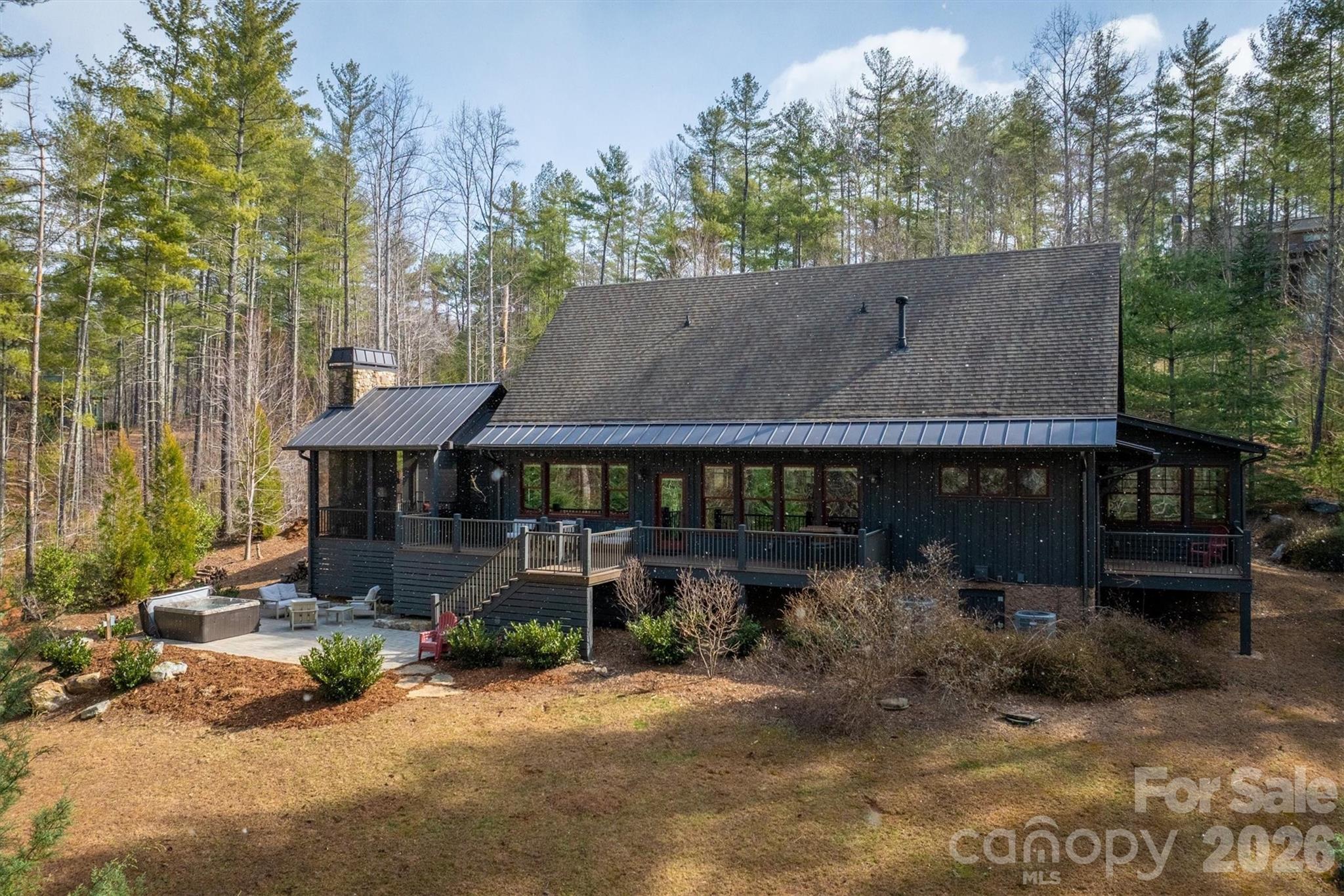 3201 Donahue Drive Property Photo 5