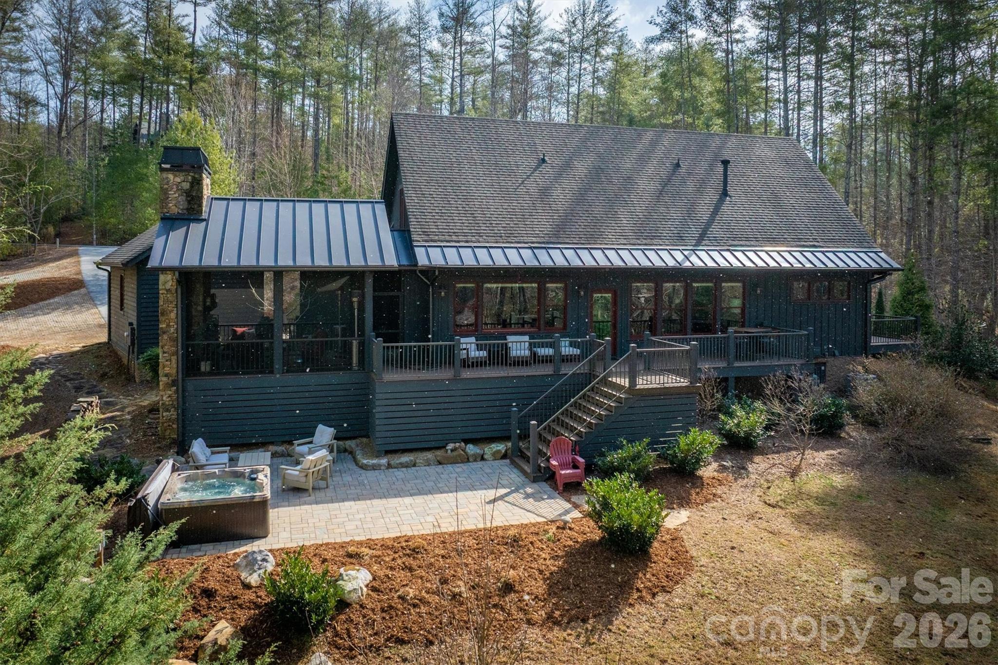 3201 Donahue Drive Property Photo 6