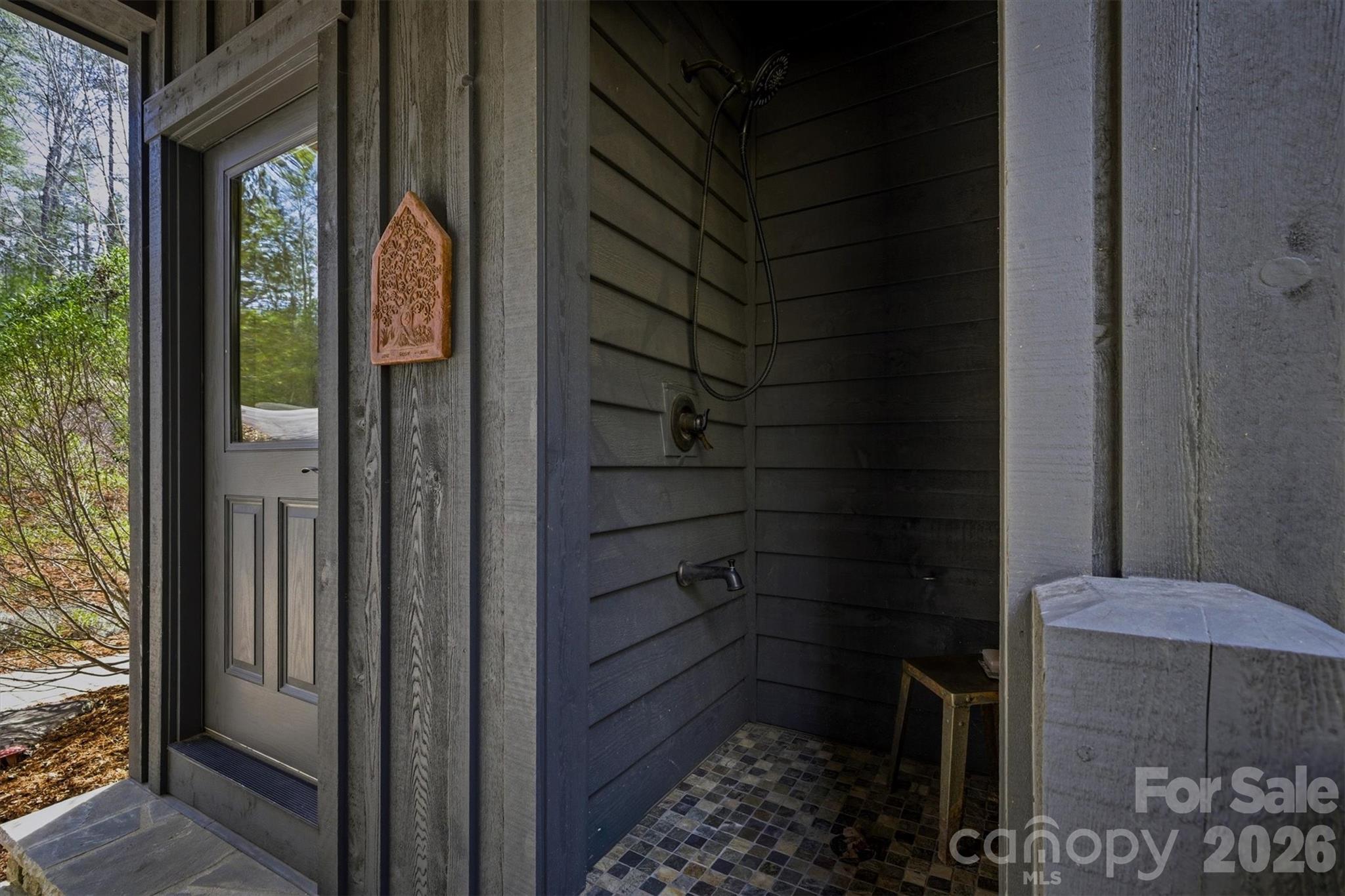 3201 Donahue Drive Property Photo 8