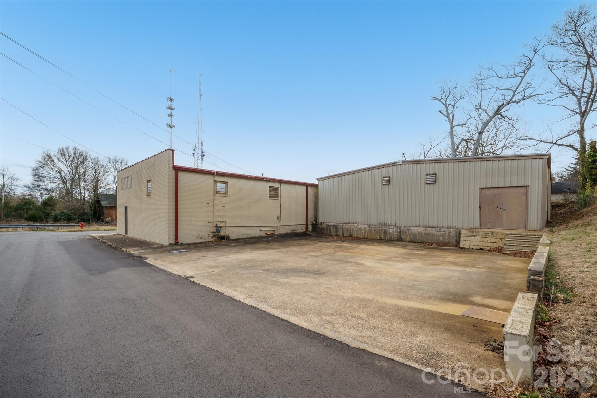 601 Schenck Street Property Photo 3