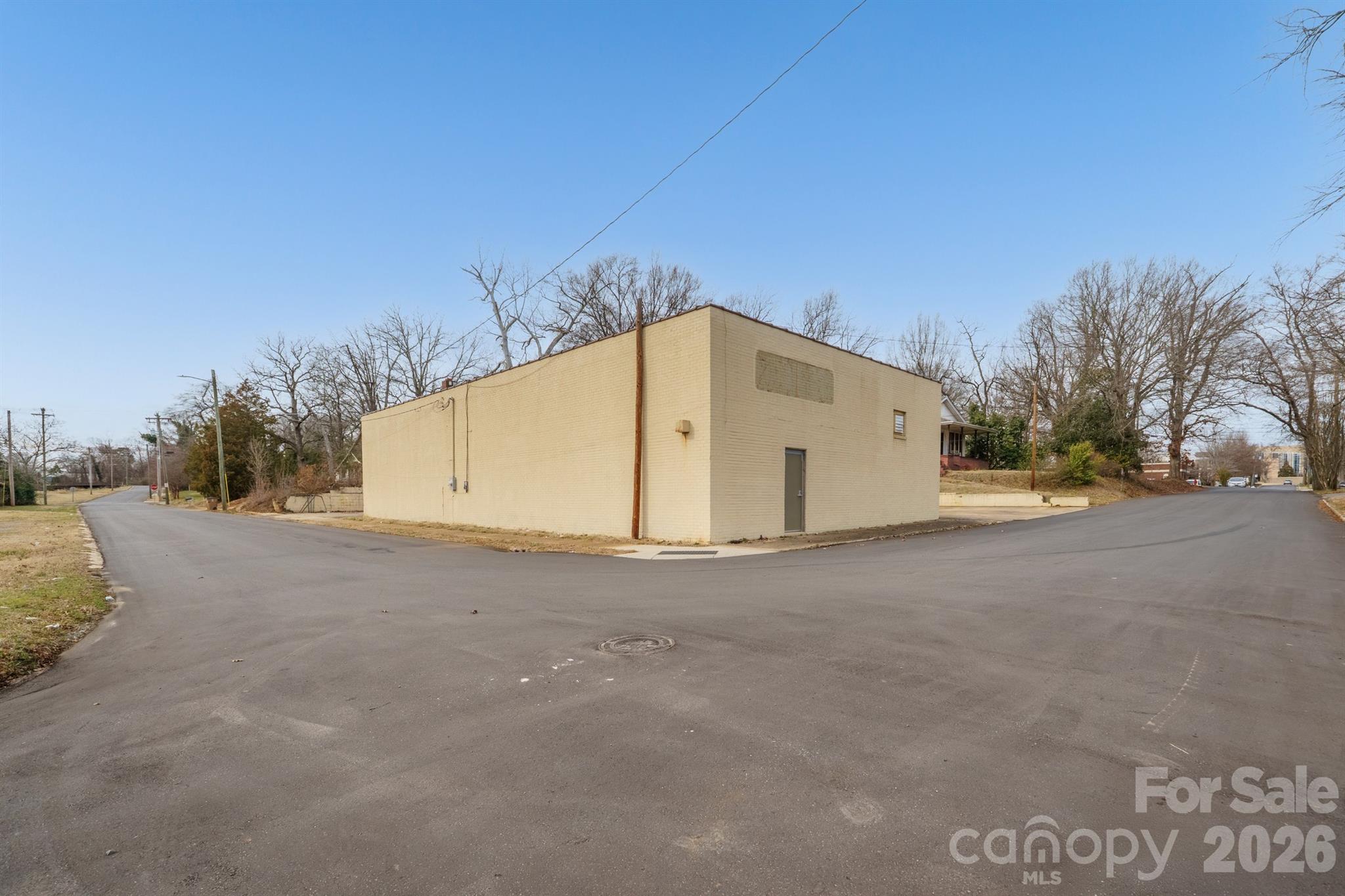 601 Schenck Street Property Photo 5