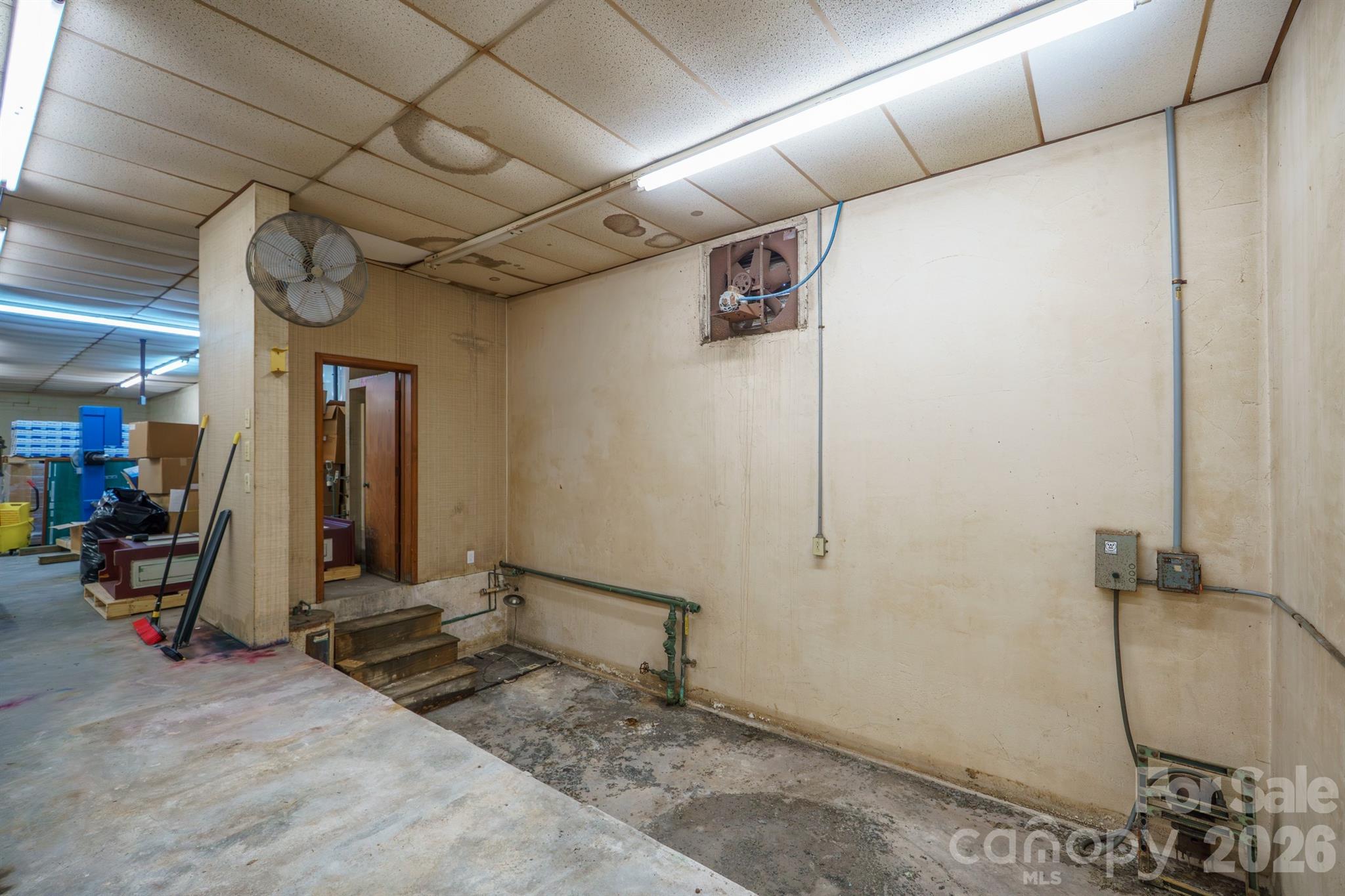 601 Schenck Street Property Photo 32