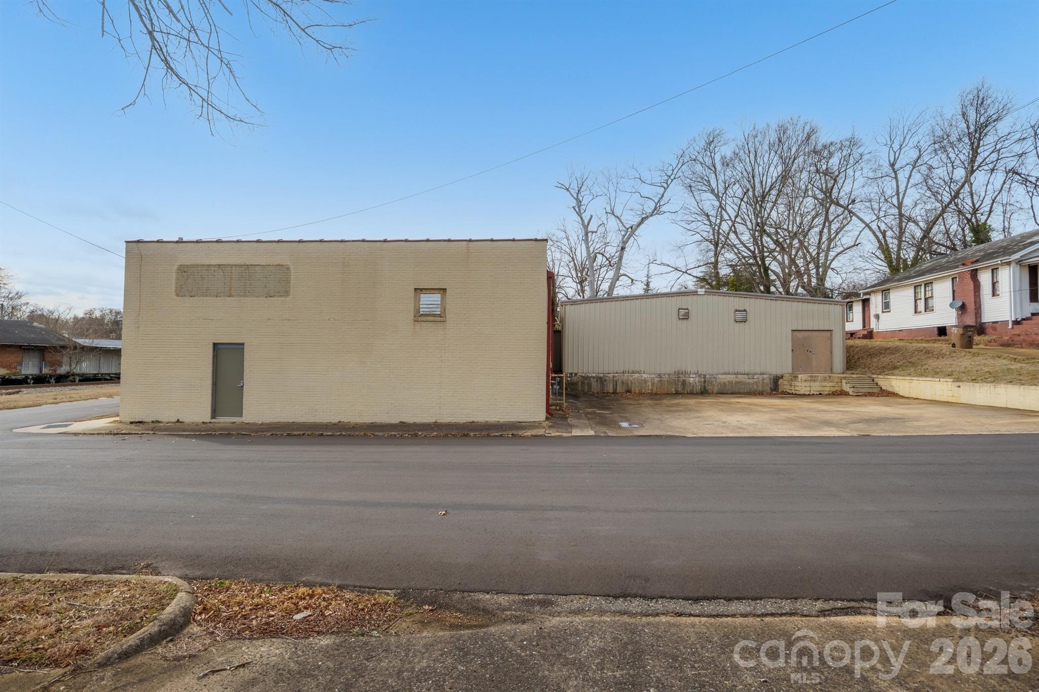 601 Schenck Street Property Photo 38