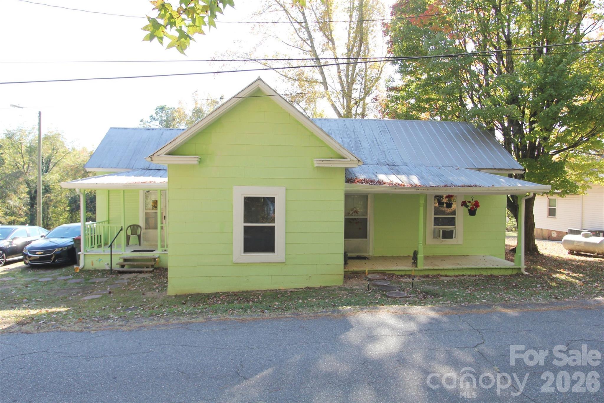 110 Sinclair Lane Property Photo 1