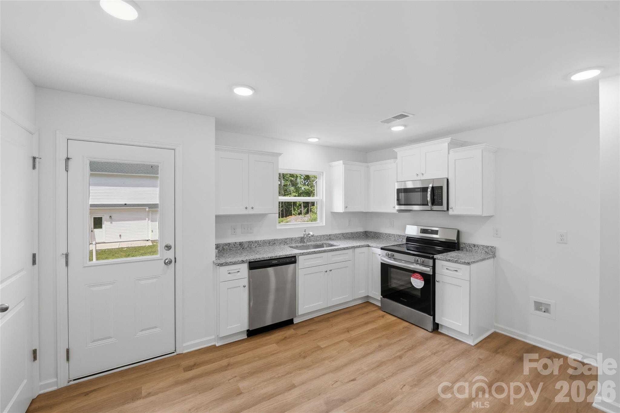 418 Kershaw Street Property Photo 9