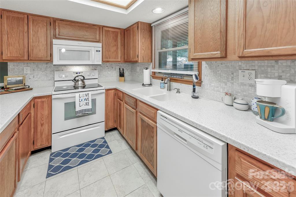 385 Whitney Boulevard 2 Property Photo 7