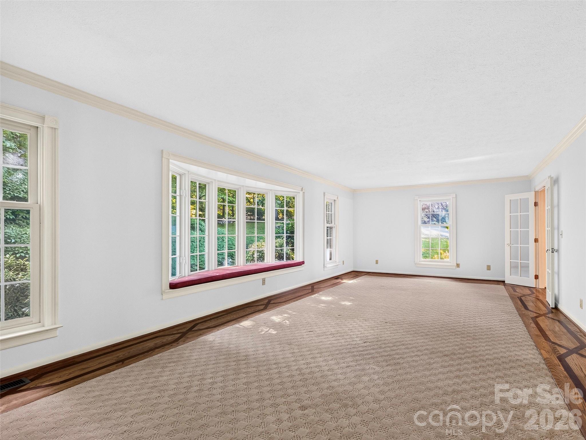 110 Glengary Drive Property Photo 10