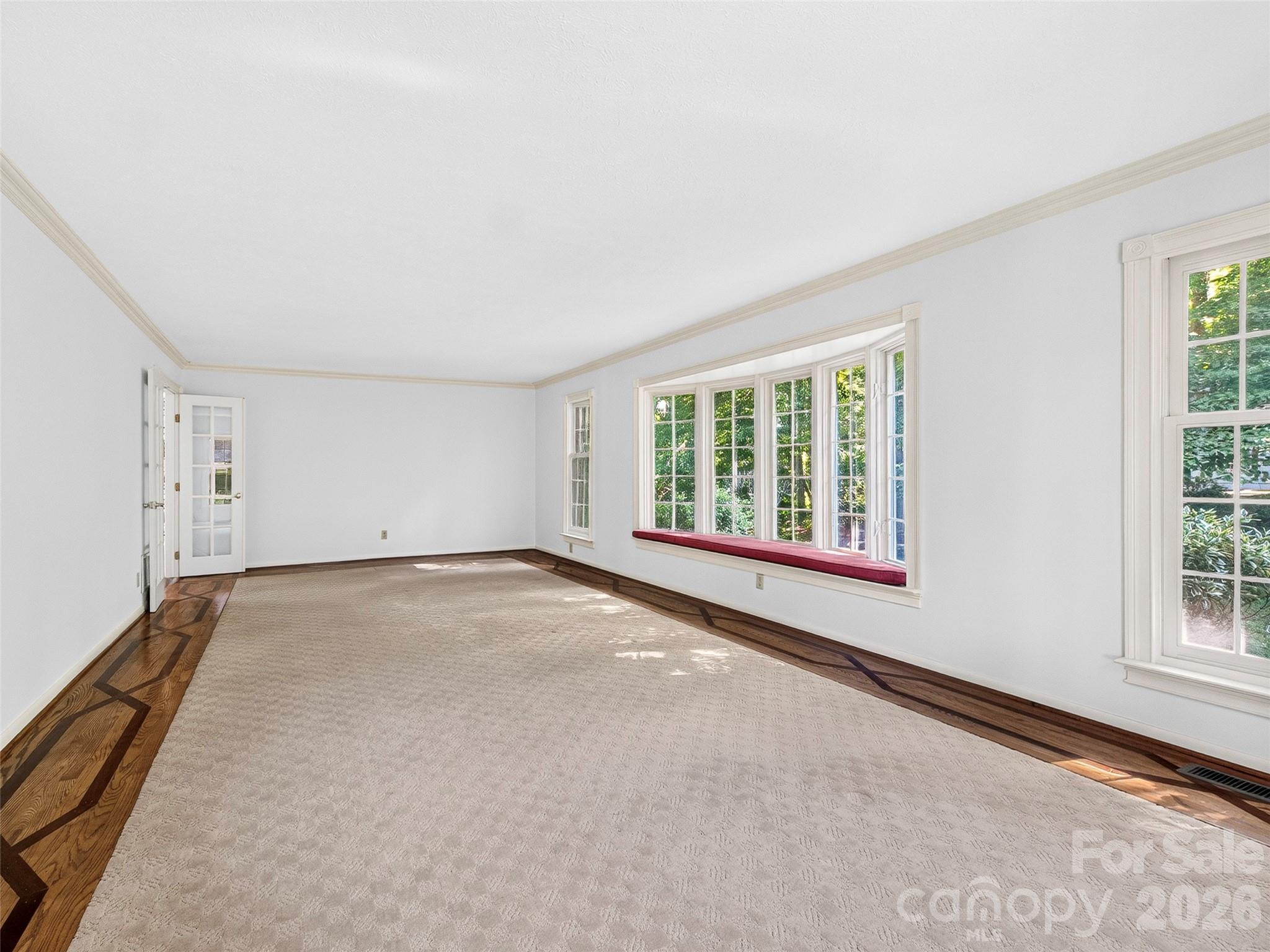 110 Glengary Drive Property Photo 12