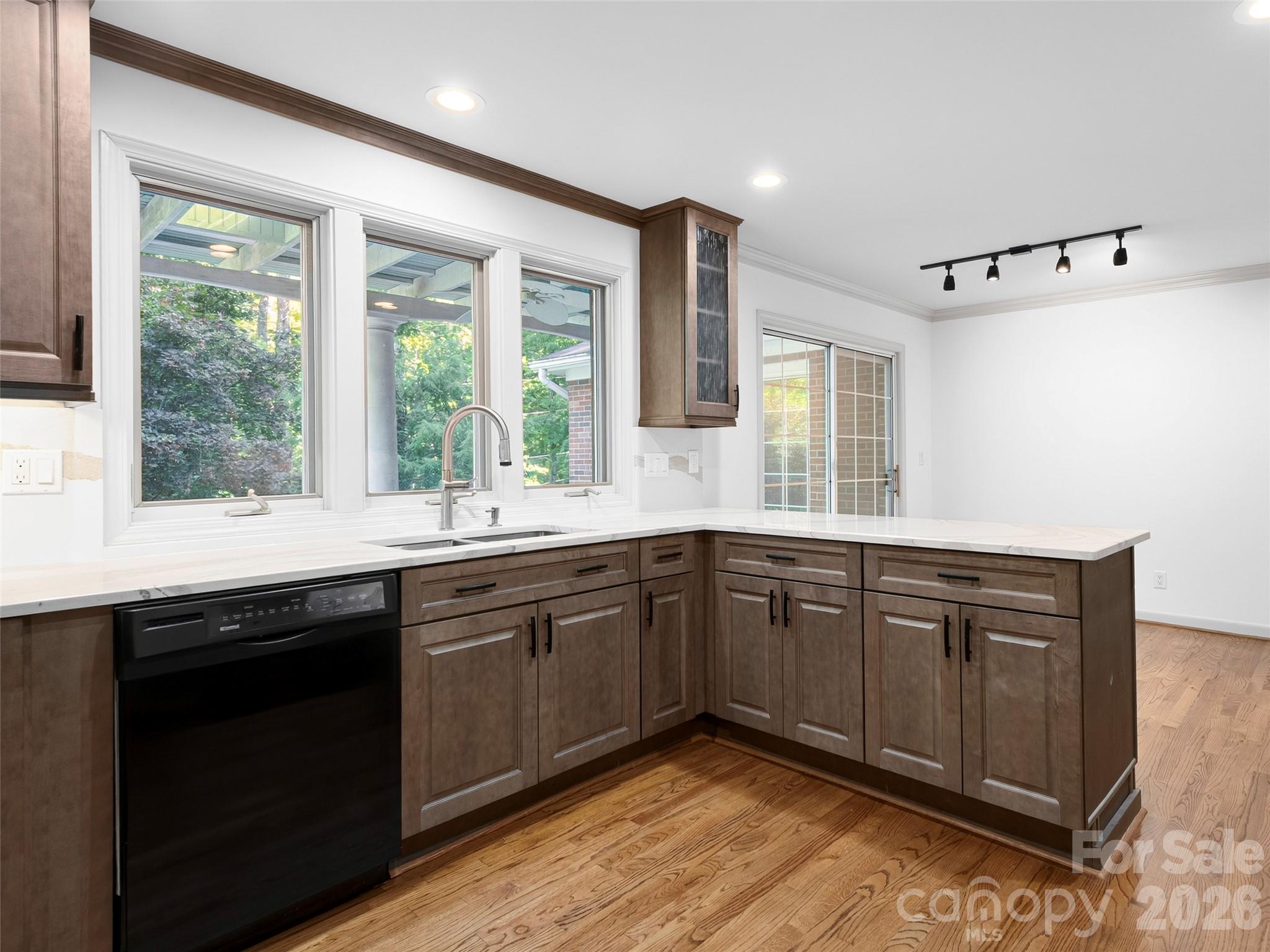110 Glengary Drive Property Photo 16