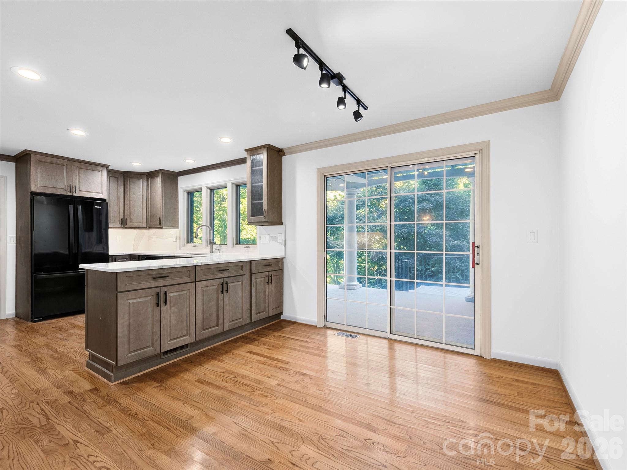 110 Glengary Drive Property Photo 17