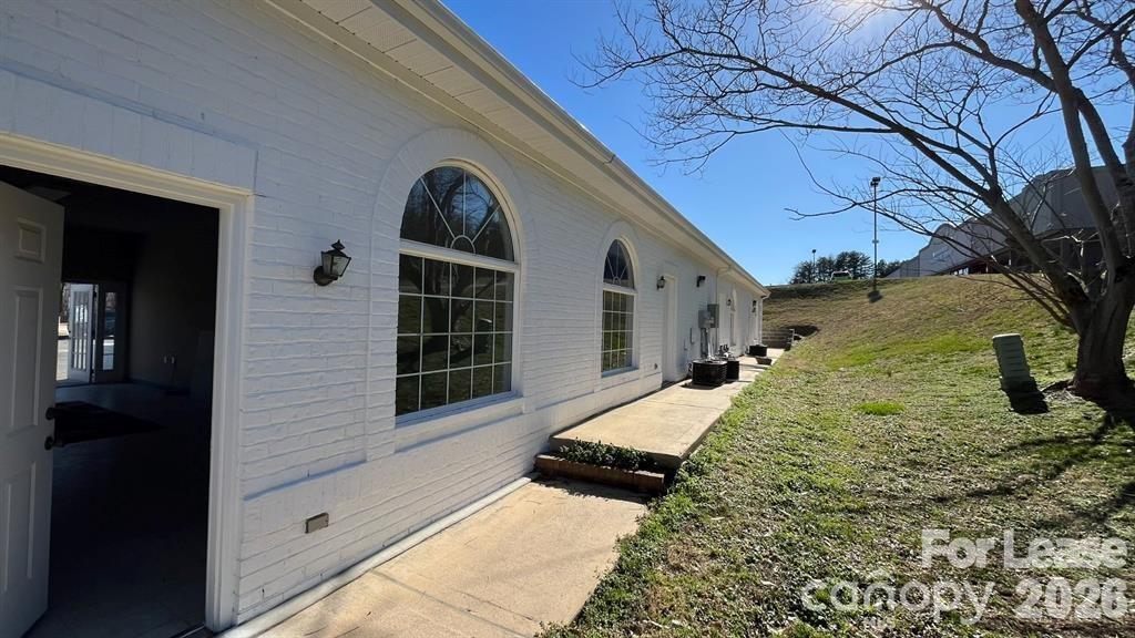 710 E Centerview Street Property Photo 1