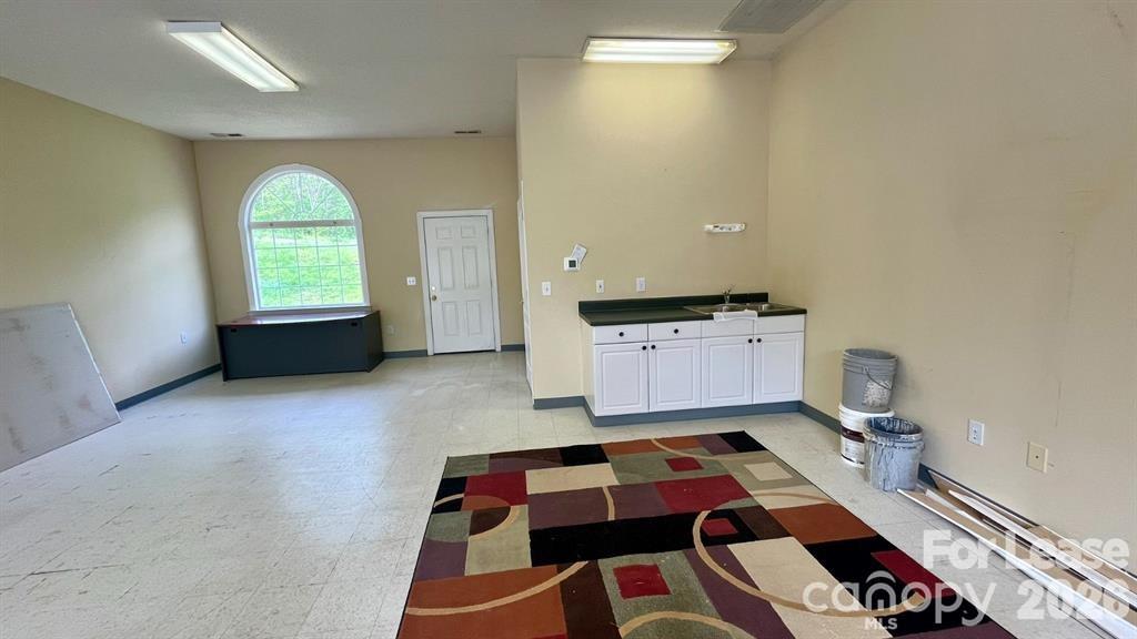 710 E Centerview Street Property Photo 7