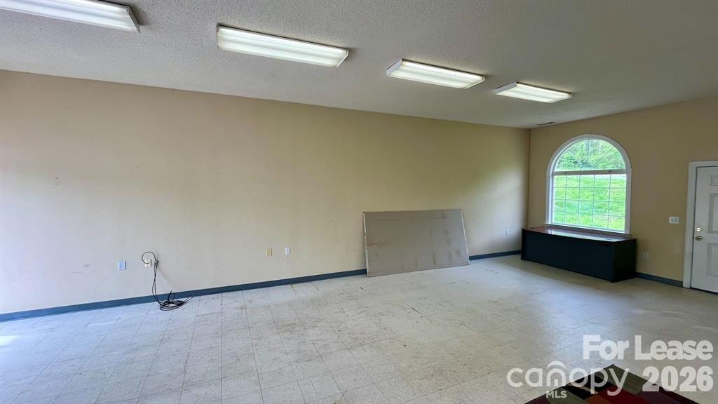 710 E Centerview Street Property Photo 8