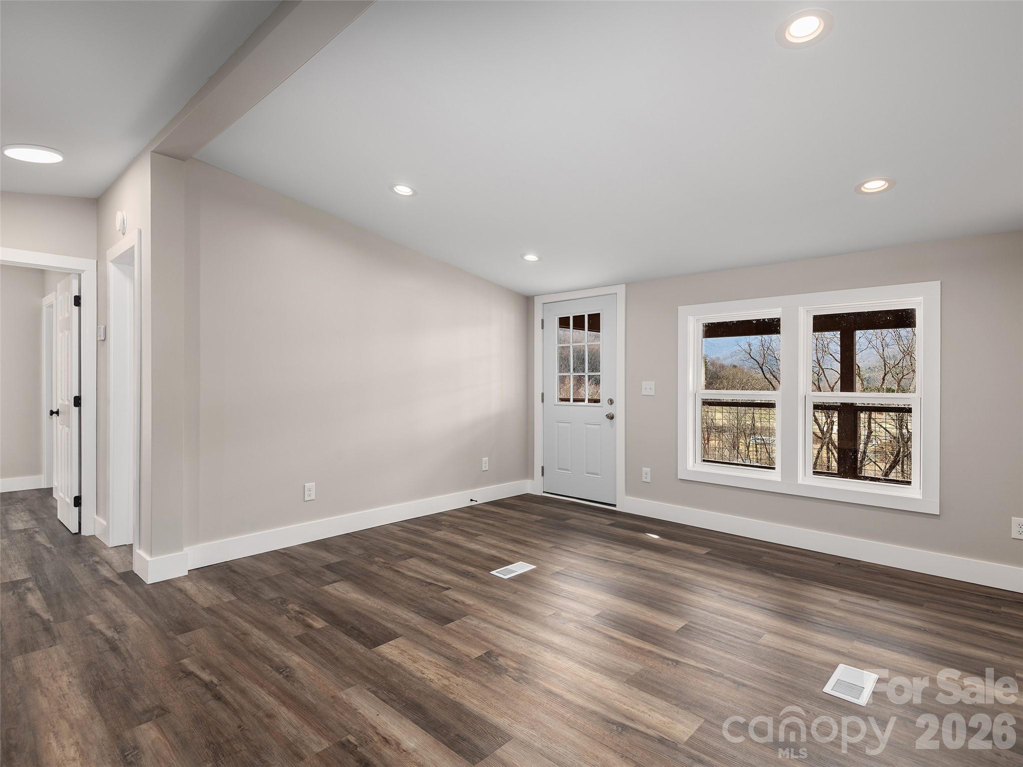 22 Honey Locust Lane Property Photo 7