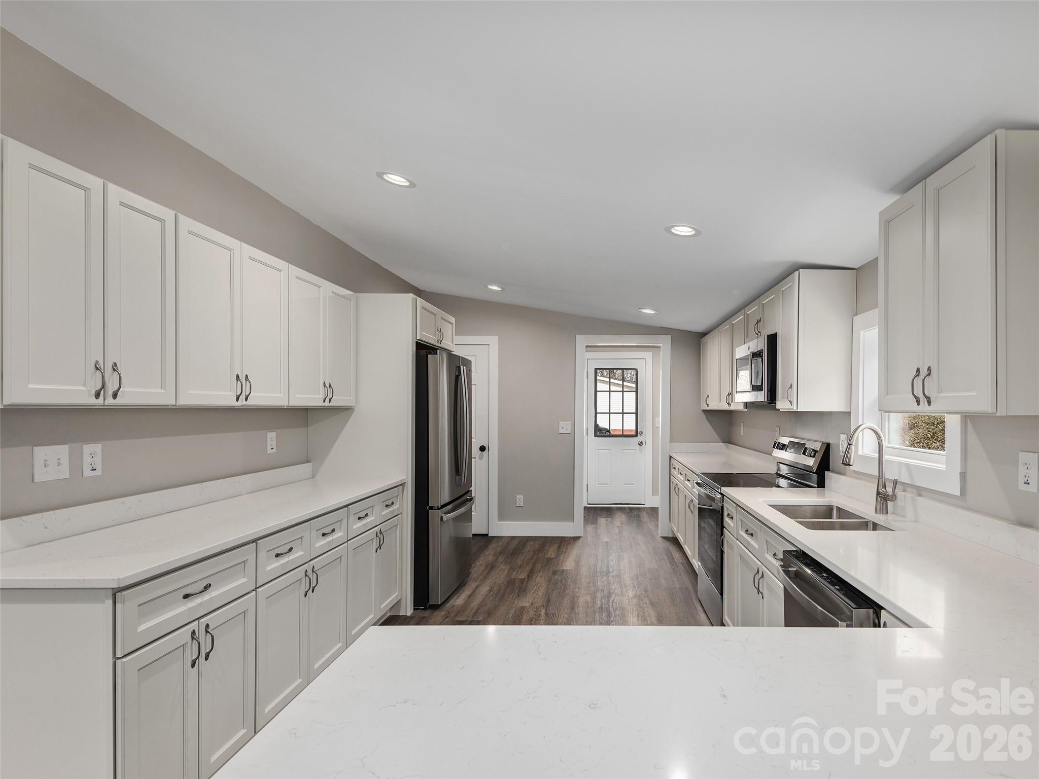 22 Honey Locust Lane Property Photo 10