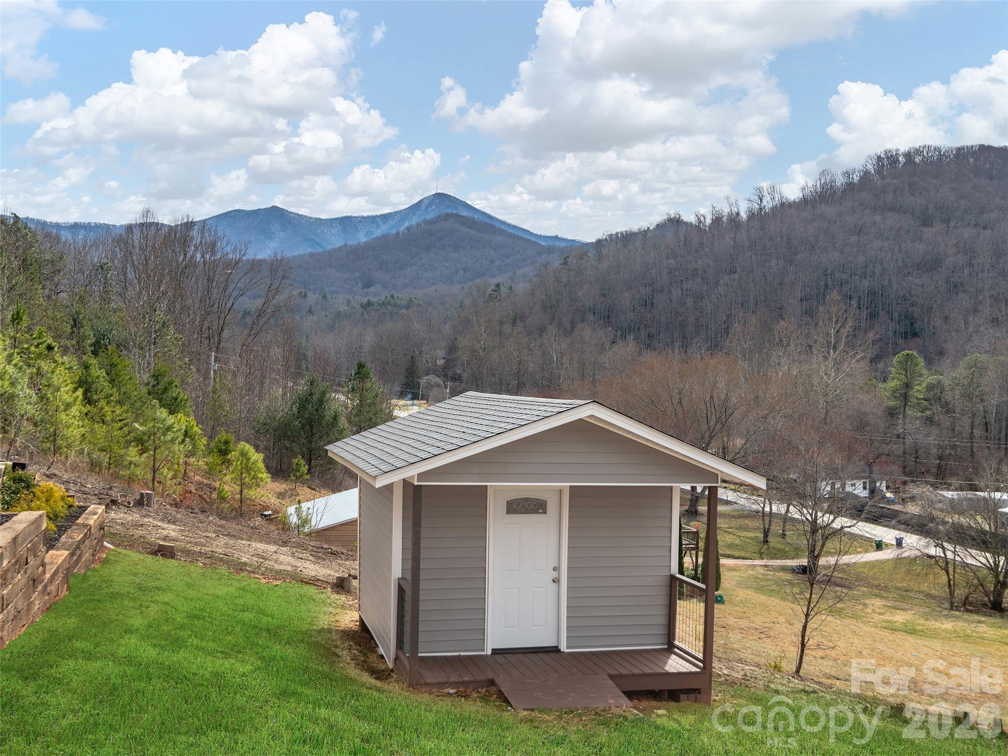 22 Honey Locust Lane Property Photo 21
