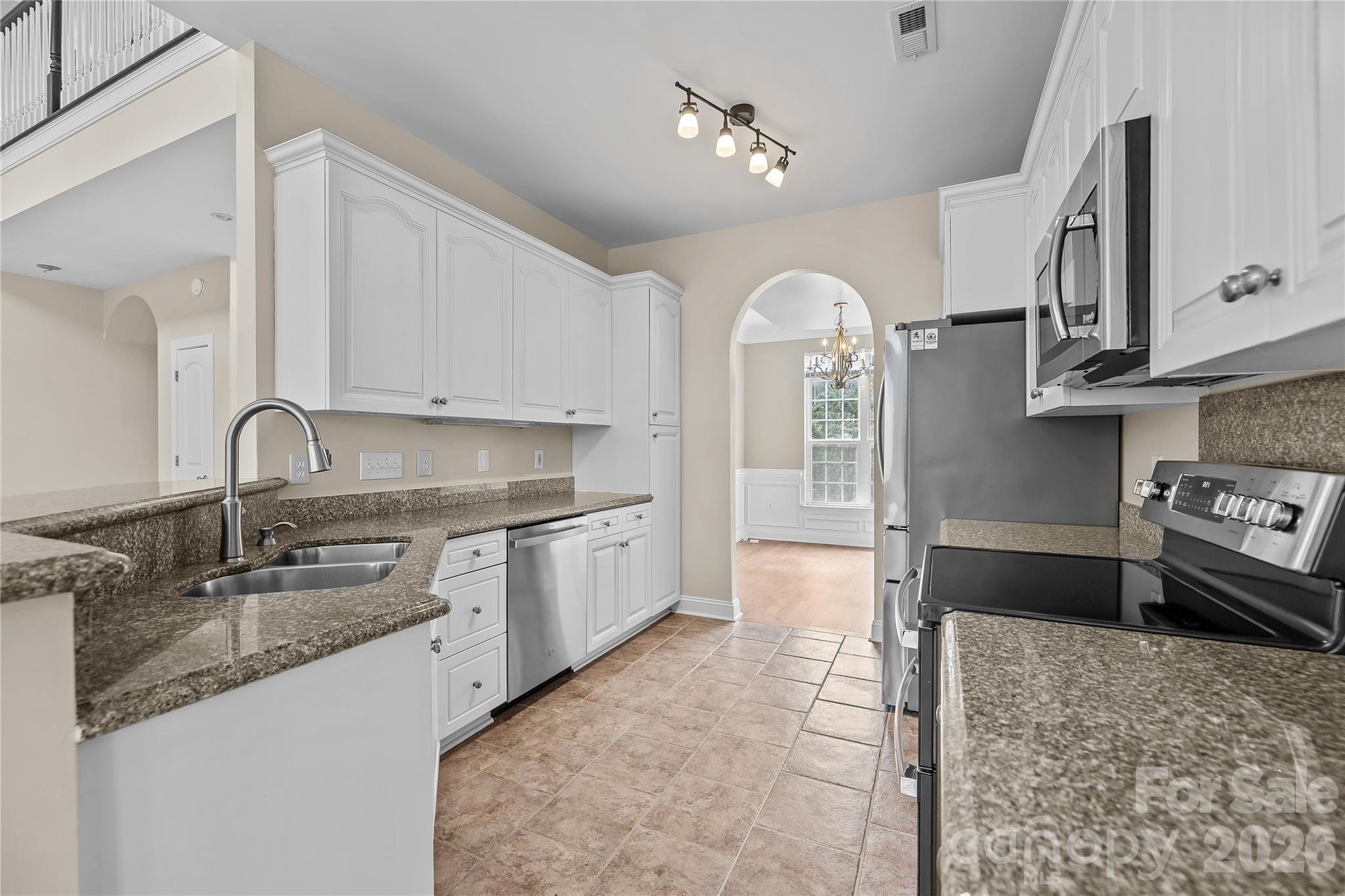5106 Twin Cedars Drive Property Photo 12