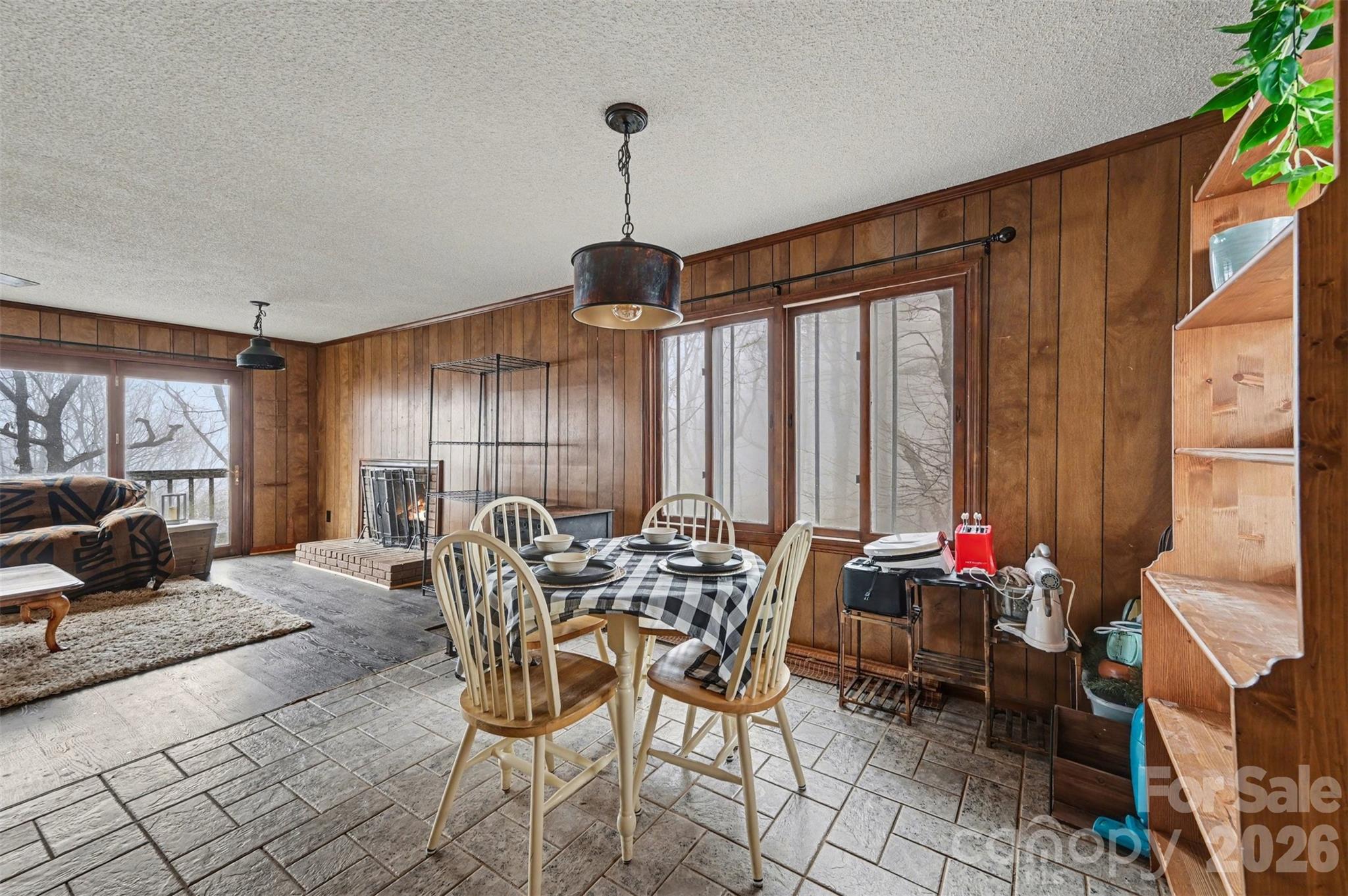 5495 Pine Ridge Drive Property Photo 1