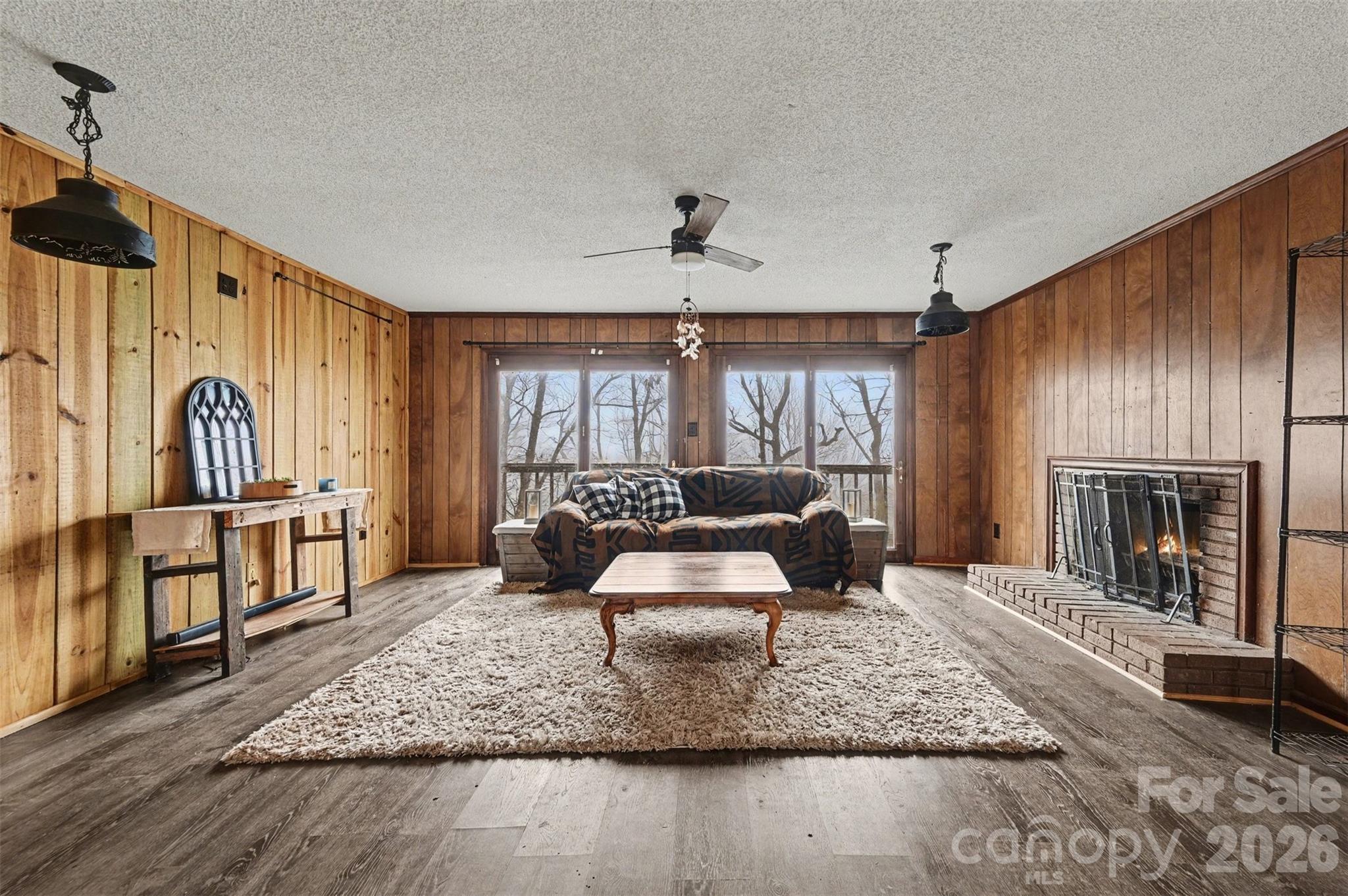 5495 Pine Ridge Drive Property Photo 2