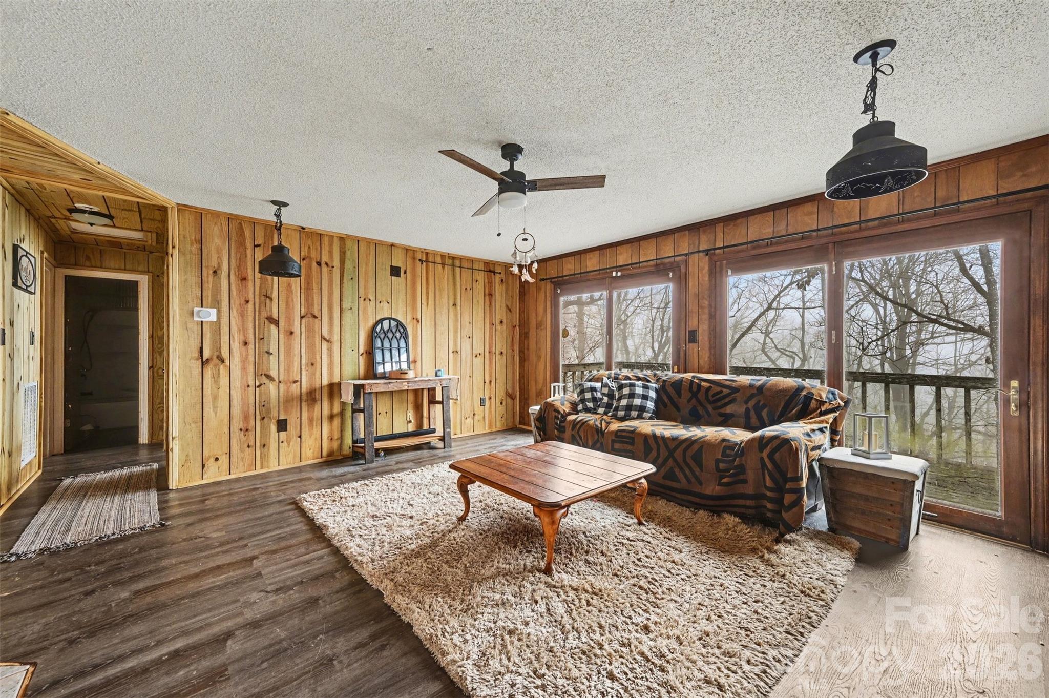 5495 Pine Ridge Drive Property Photo 3