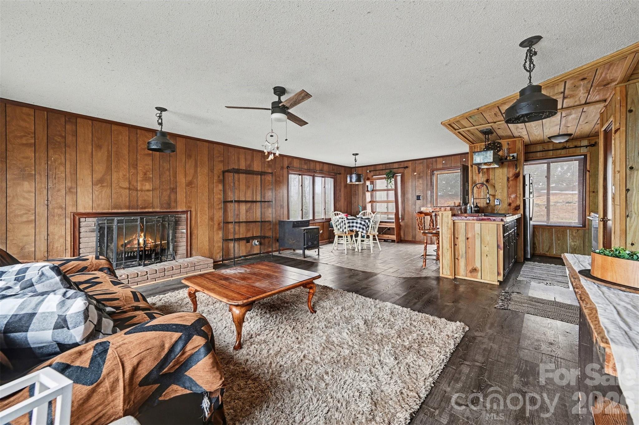 5495 Pine Ridge Drive Property Photo 4