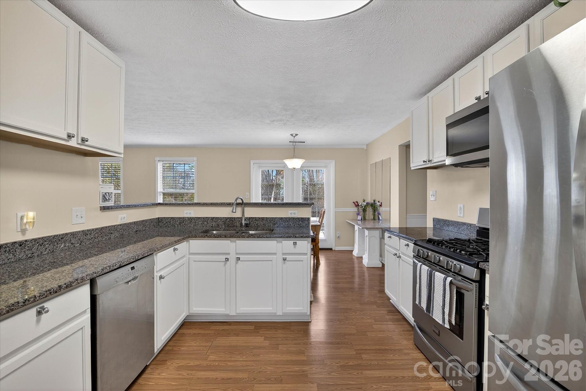 9830 Avensong Crossing Drive Property Photo 21