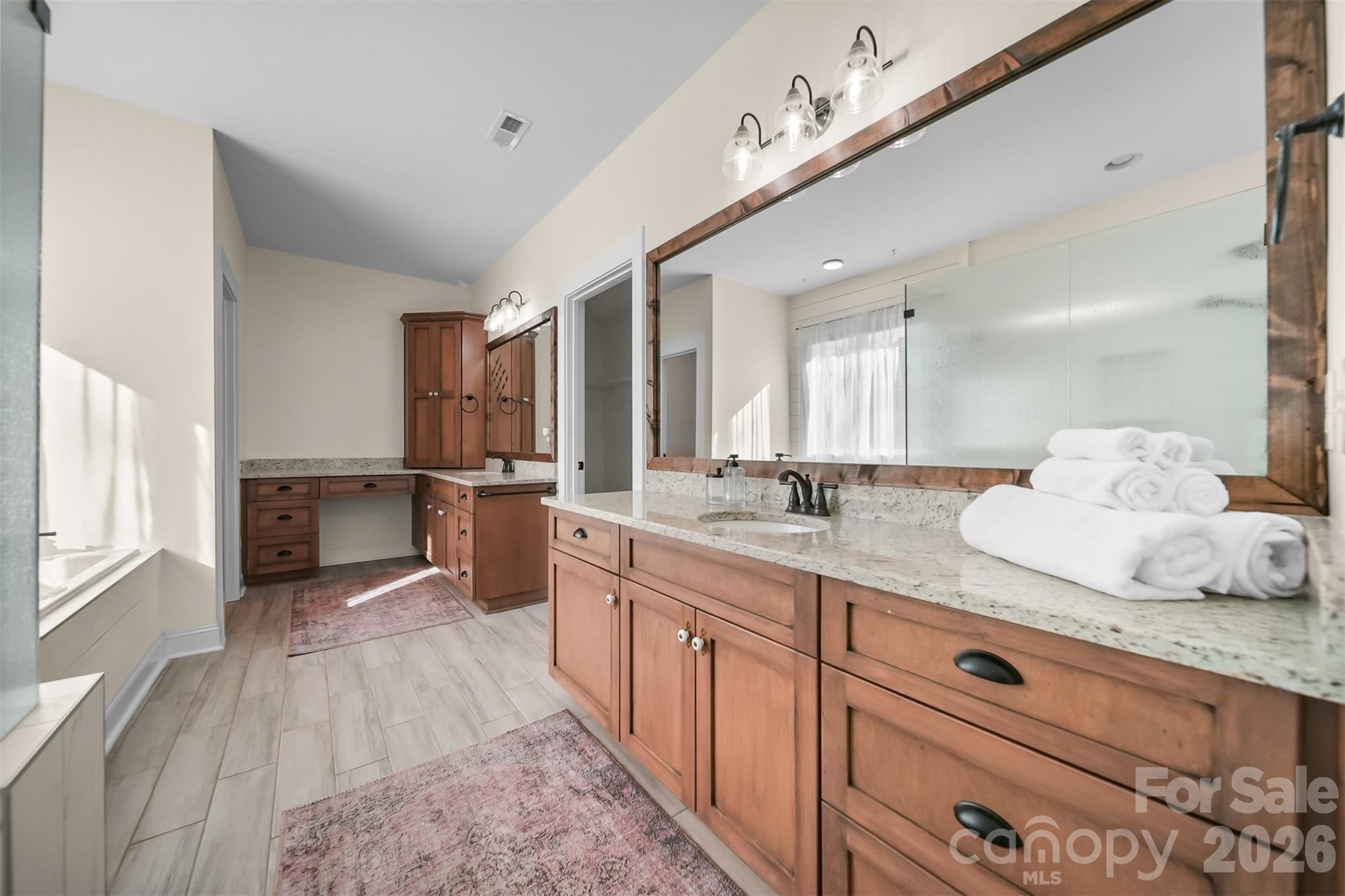 2586 Lee Lawing Road Property Photo 9