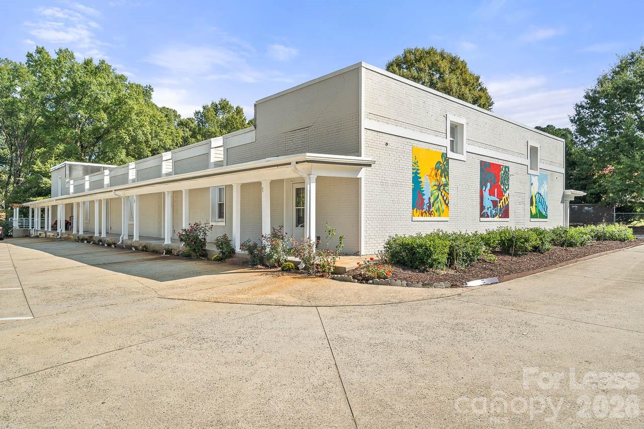 604 E Iredell Avenue 5 Property Photo 1