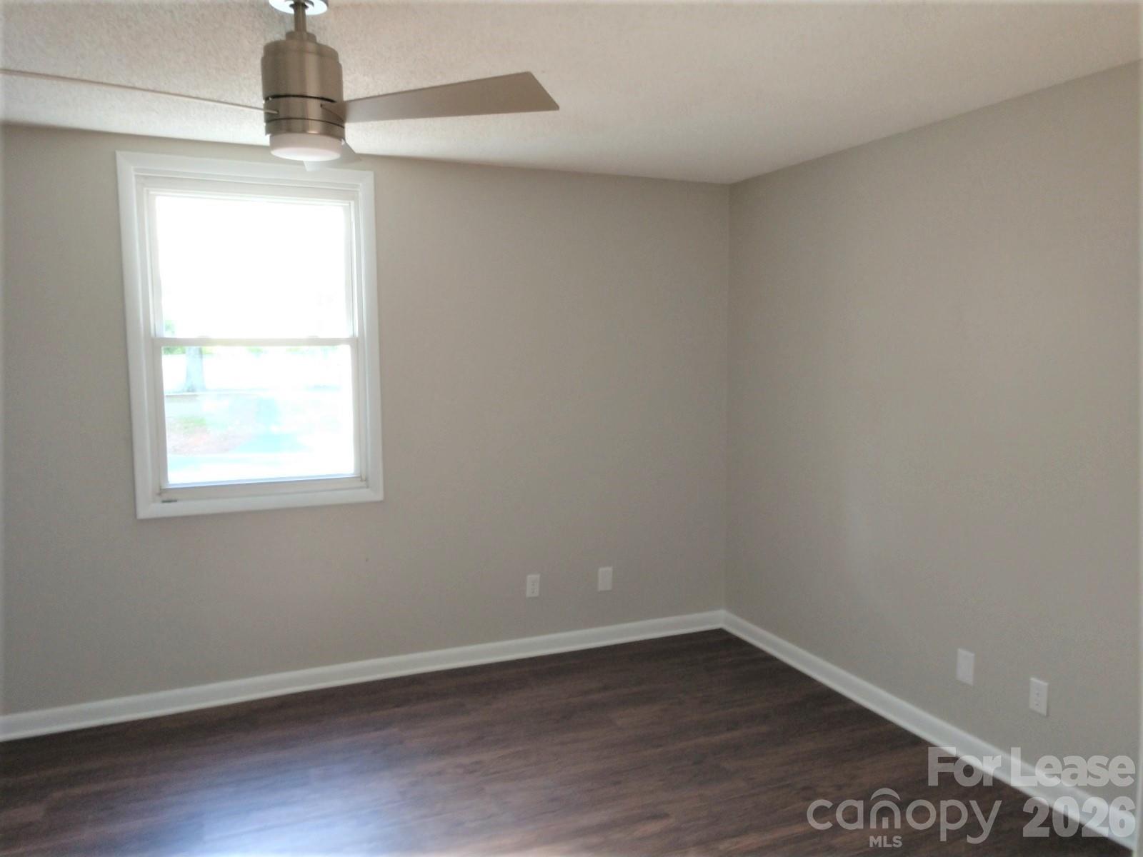 604 E Iredell Avenue 5 Property Photo 6