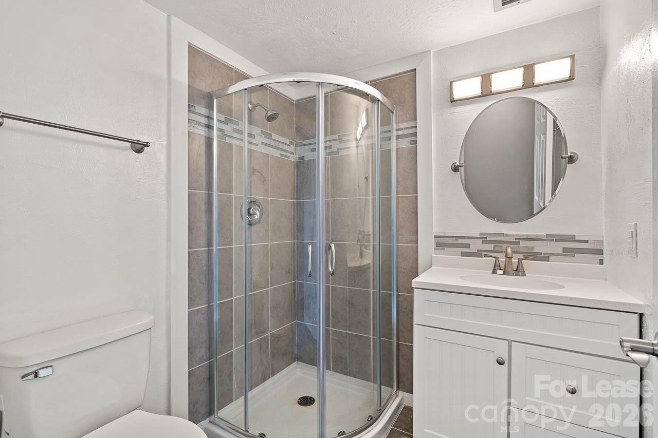 604 E Iredell Avenue 5 Property Photo 7