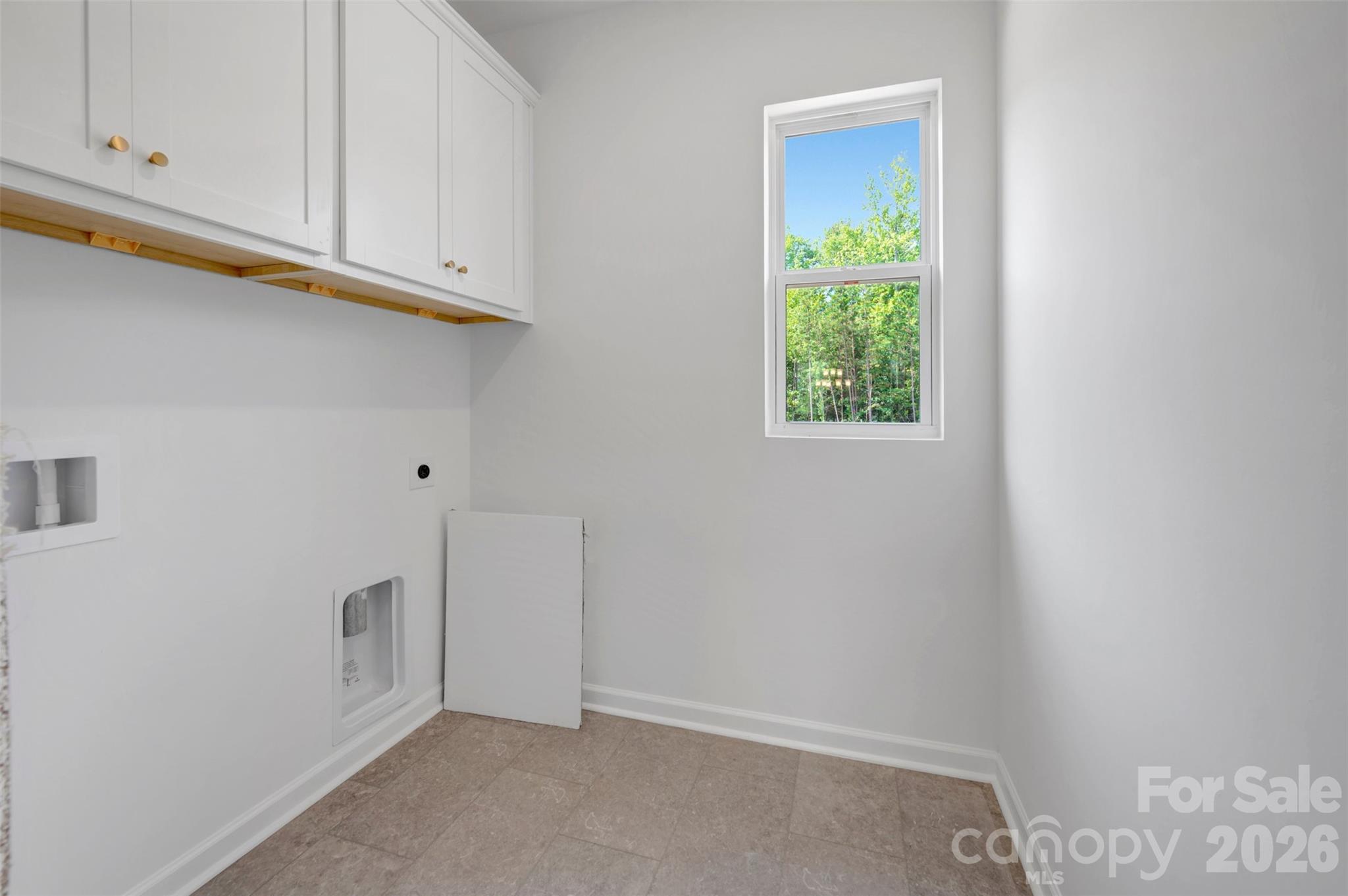 221 Amber Glen Drive Property Photo 25