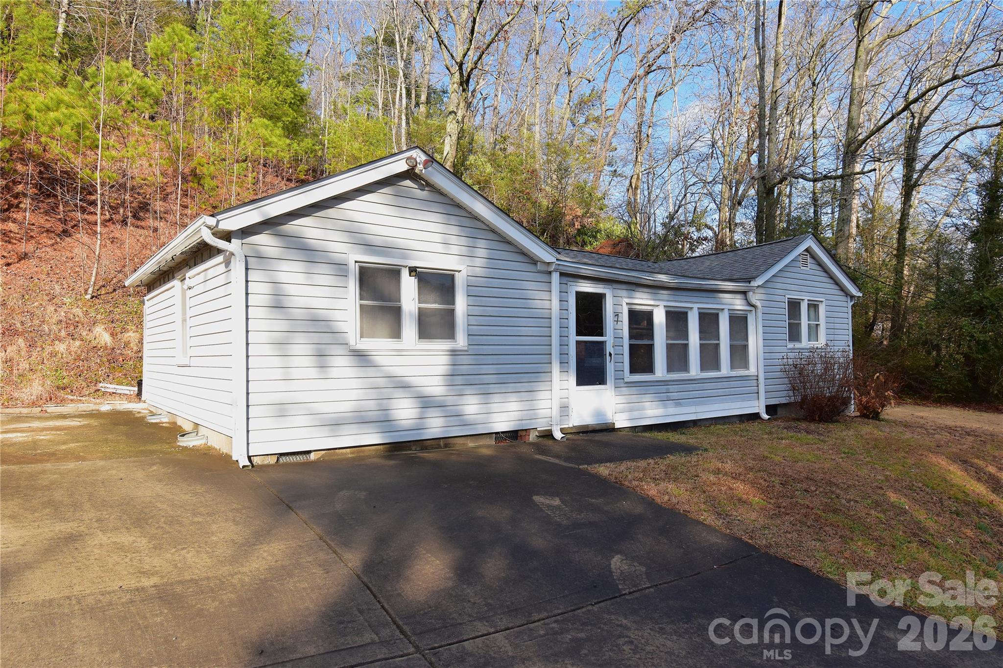7 Etain Lane Property Photo 1