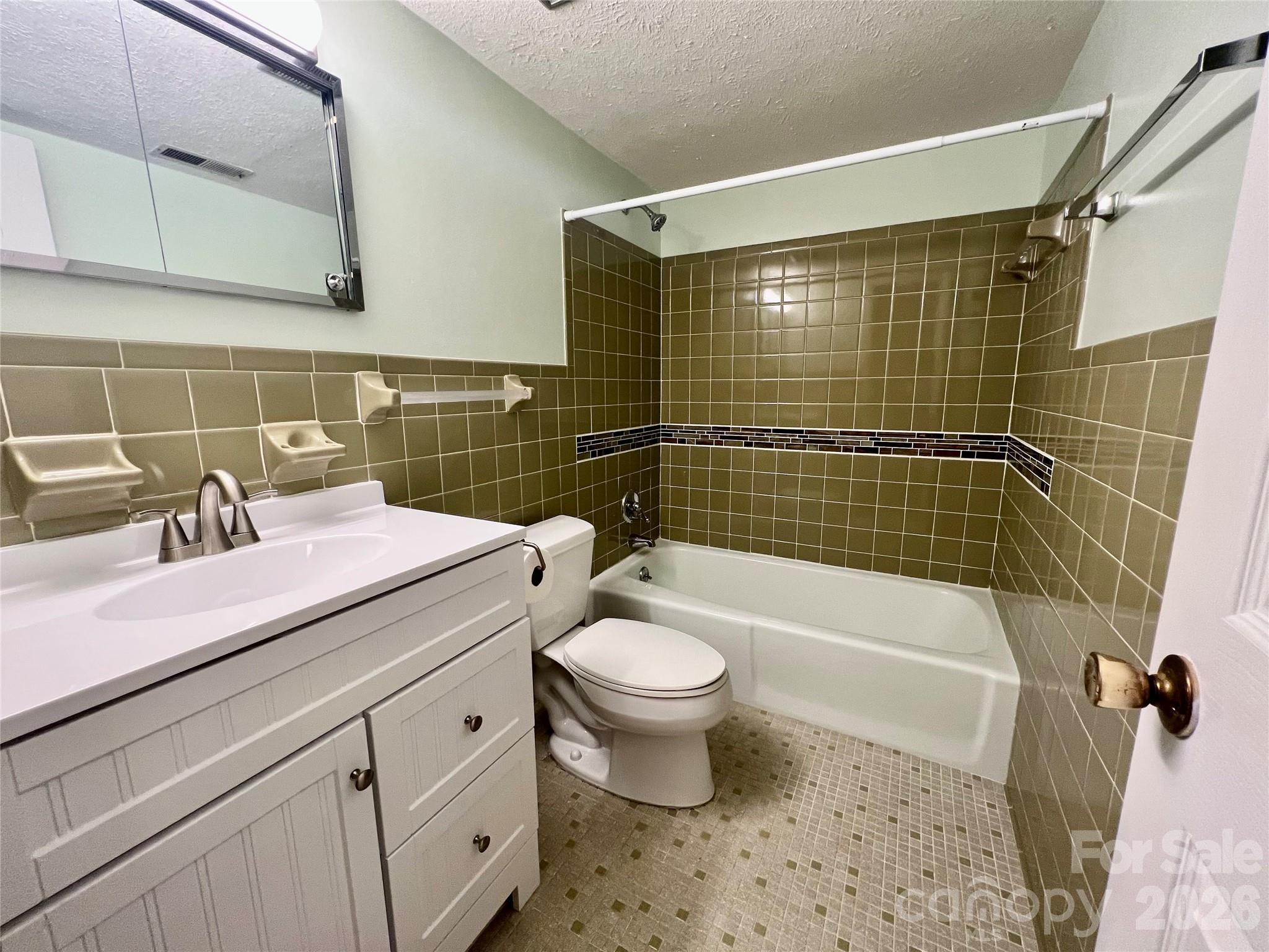 427 6th Avenue A-2 Property Photo 11