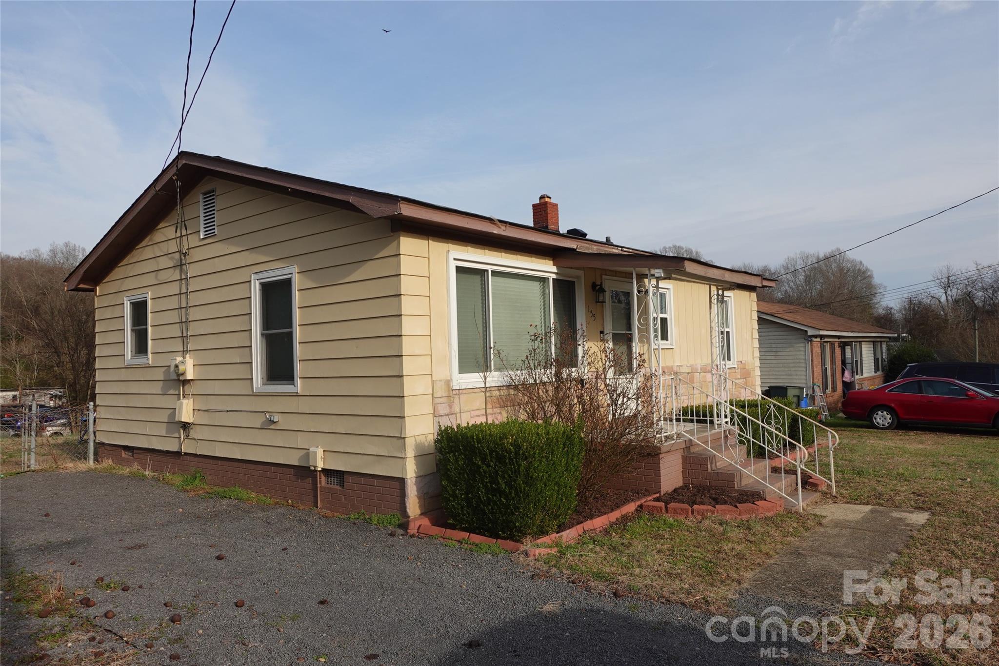 155 Robbins Street Property Photo 2