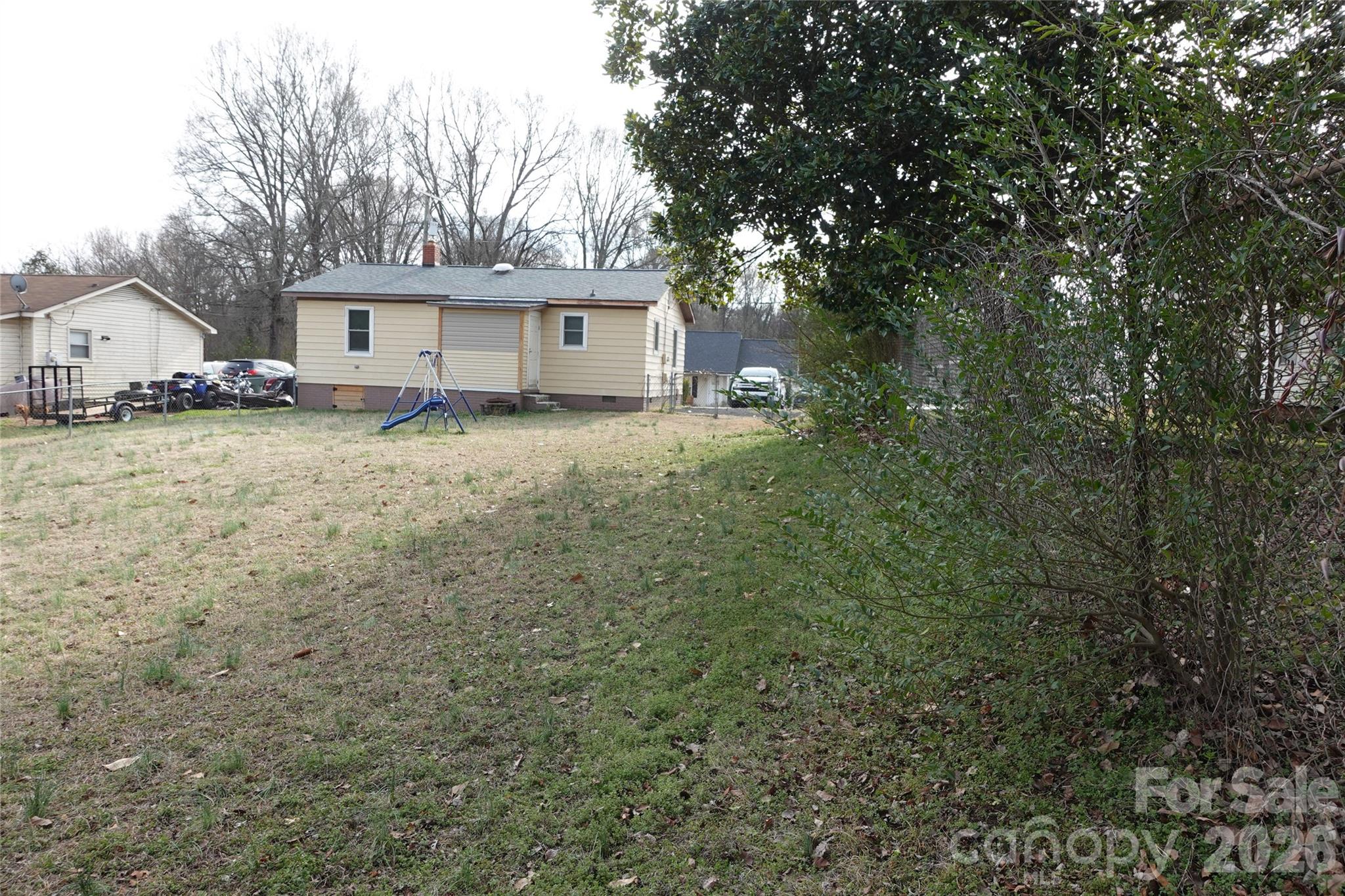 155 Robbins Street Property Photo 3